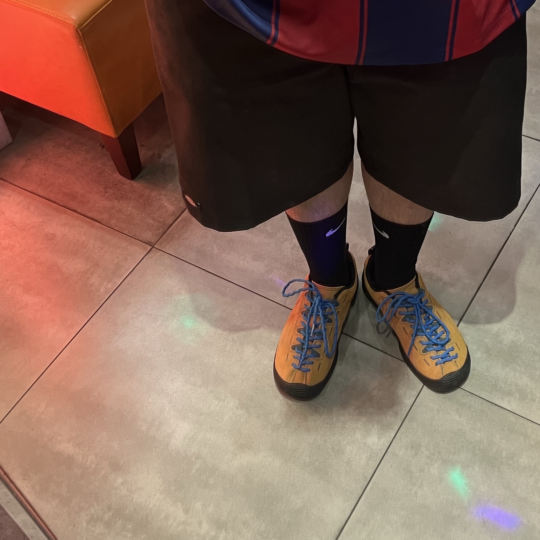 Keen Jasper Suede Sneakers Camel, Nike FC Barcelona 2025/26 Stadium Home Dri-Fit Football Replica Jersey Deep Royal Blue Noble Red (Non Marking Ver.) 착용 스타일