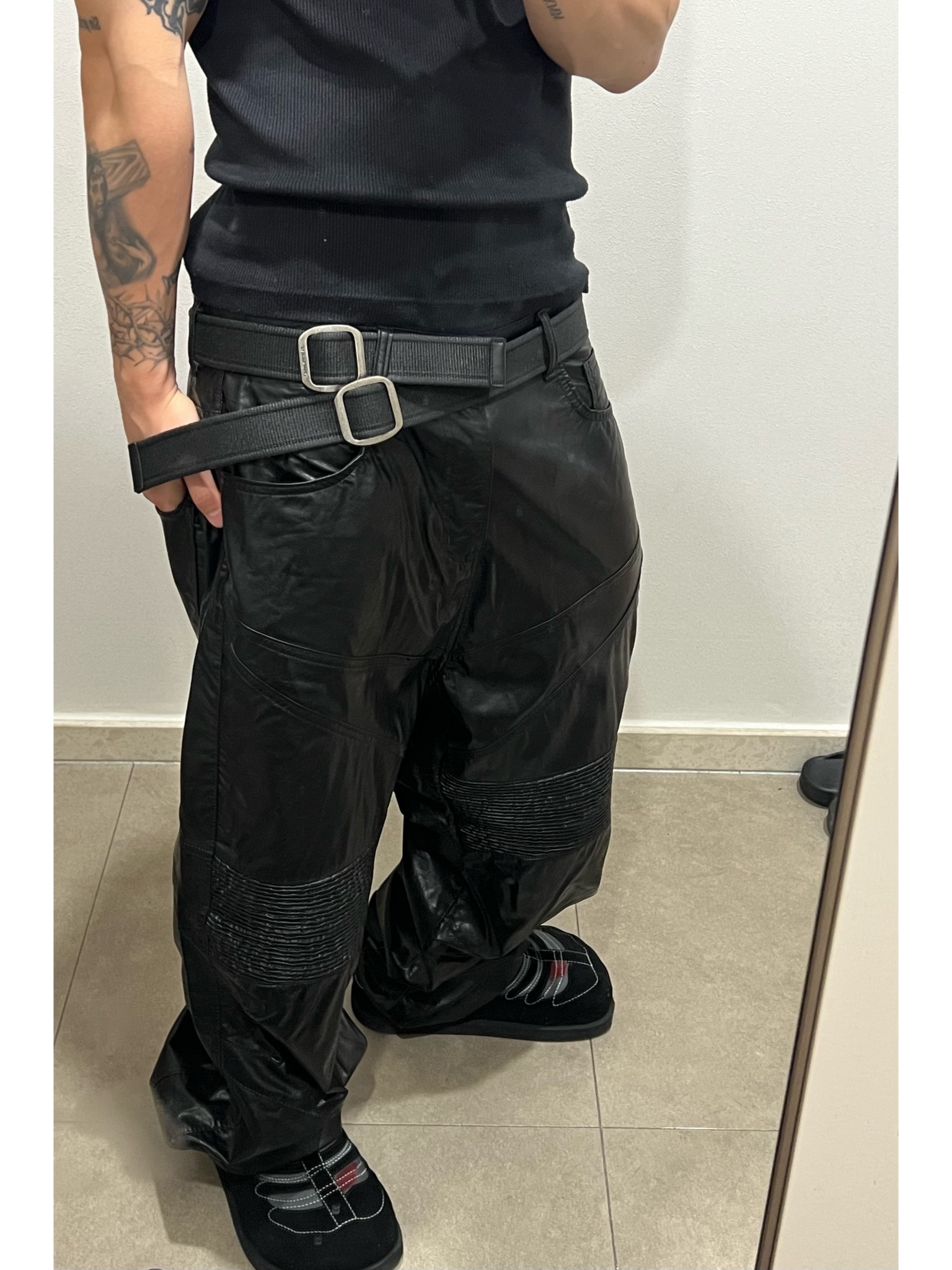 Farfromwhat Coated Double Buckle Woven Belt, MJD Wave Logo Polo Black 착용 스타일 - 3