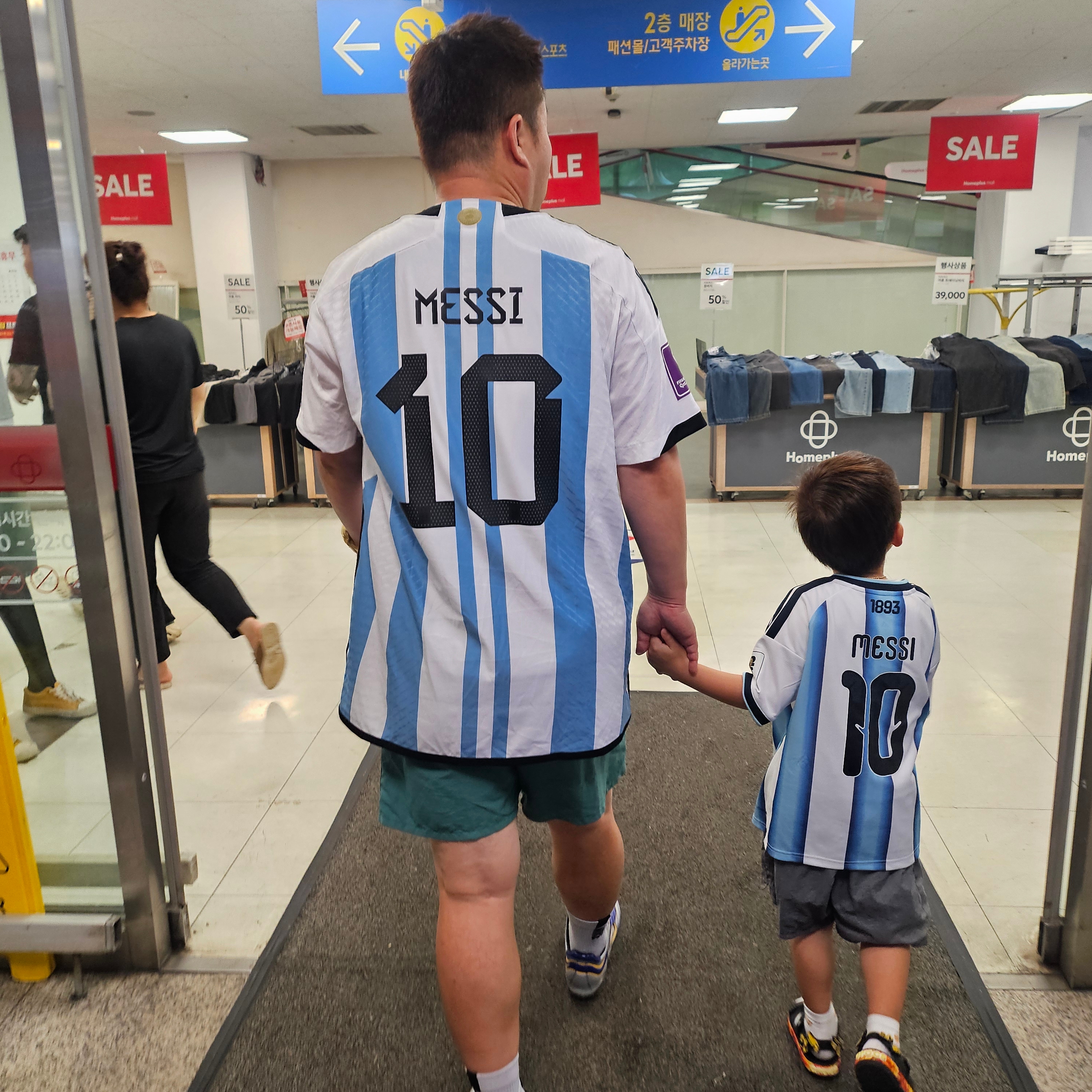 Adidas Argentina 2022 3 Star Home Authentic Jersey White Light Blue - KR Sizing (Non Marking Ver.), Nike Cryoshot Mercurial Vapor R9 OG Varsity Royal Varsity Maize 착용 스타일 - 1
