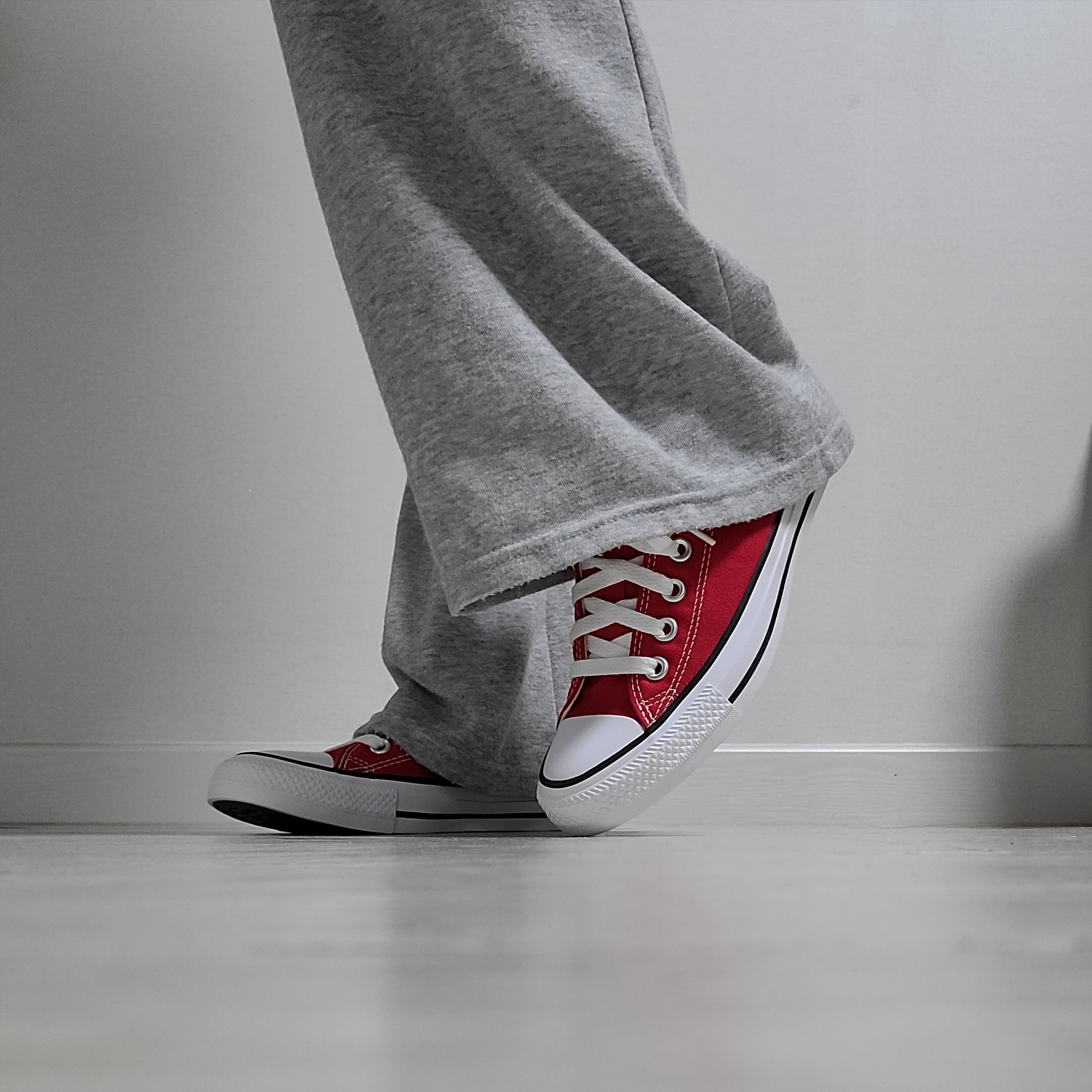 Converse Chuck Taylor All Star Classic Ox Red 착용 스타일 - 5