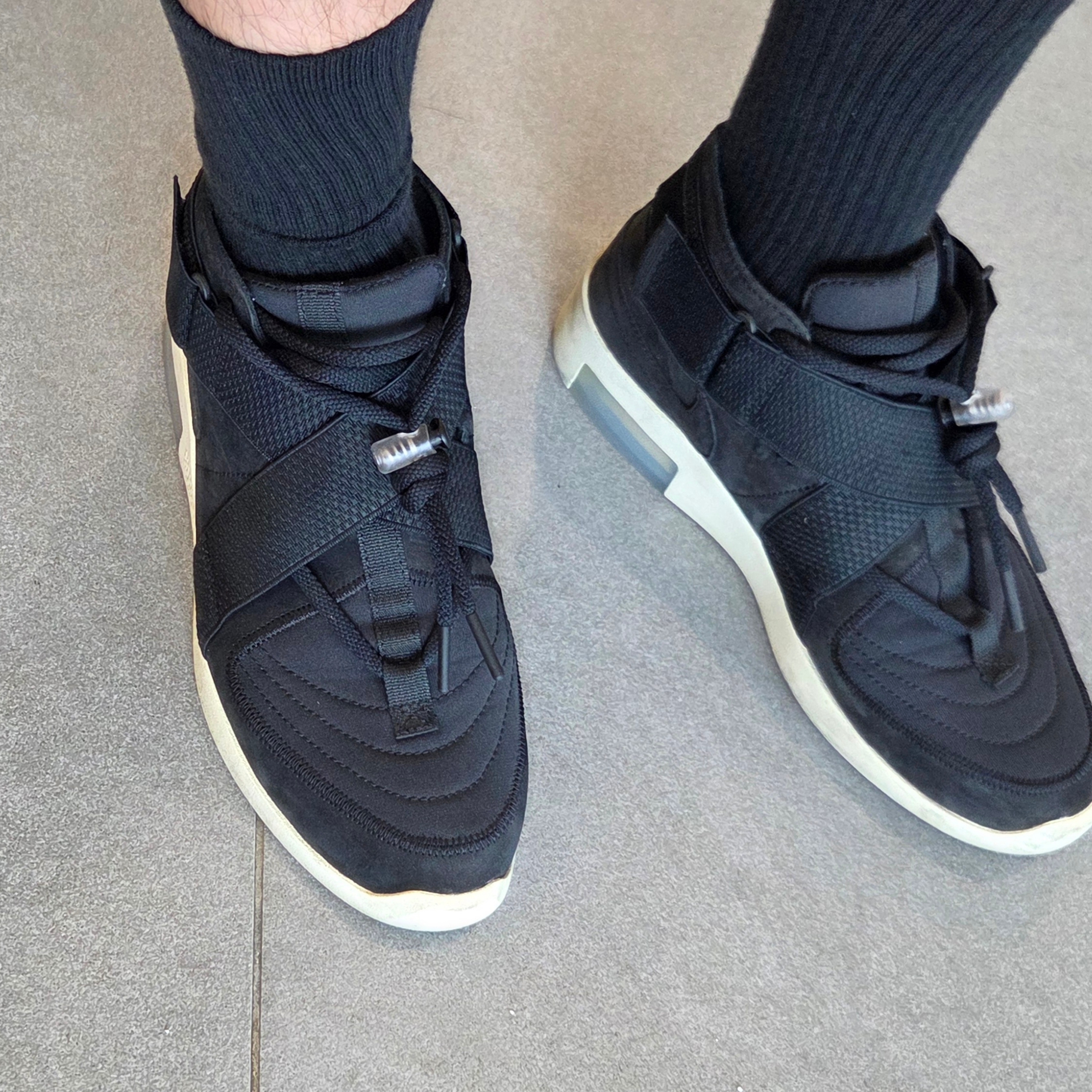 Nike x Fear of God Air Fear of God Raid Black 착용 스타일