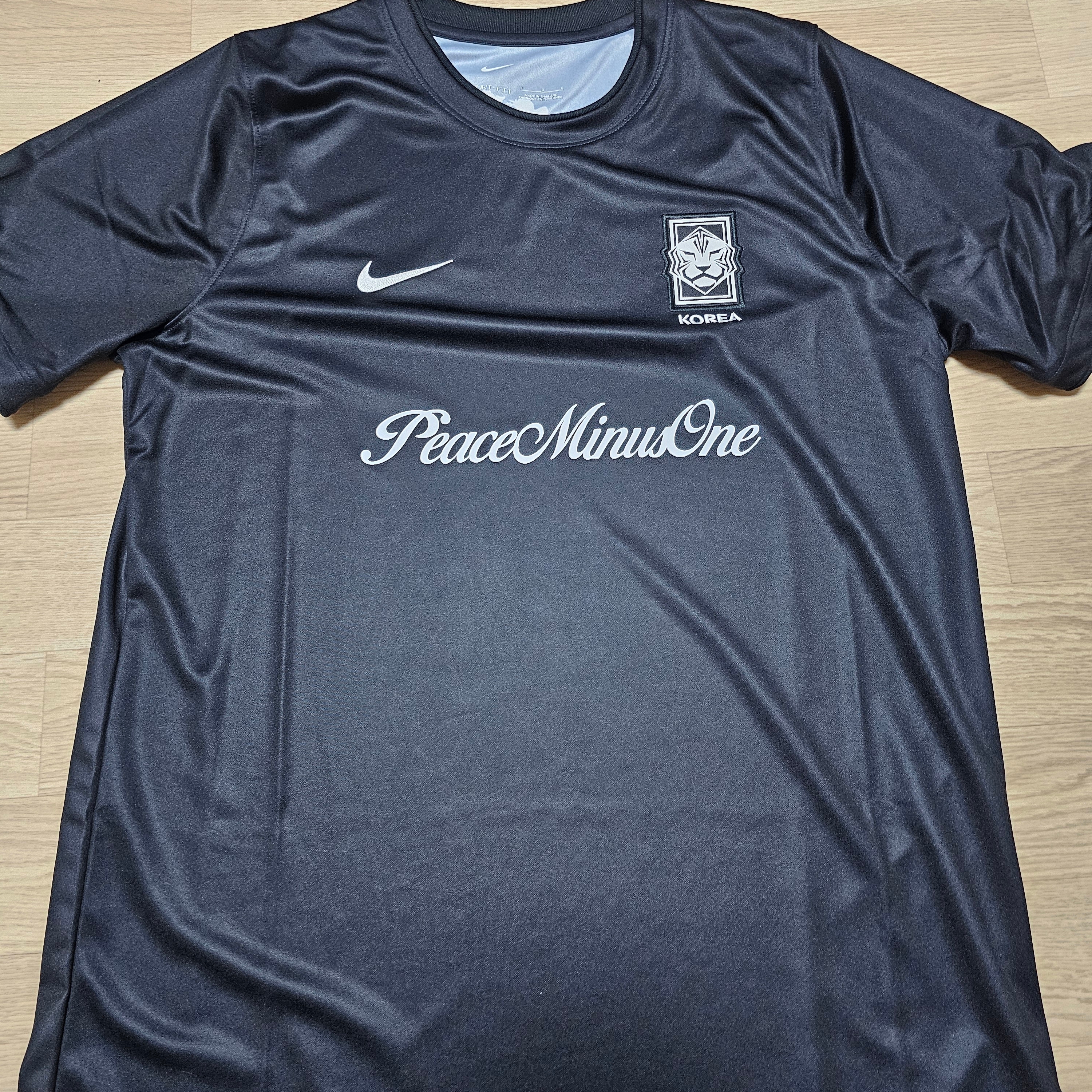 Nike x Peaceminusone Korea Academy Pro Short-Sleeve Football Top Black White 착용 스타일 - 1