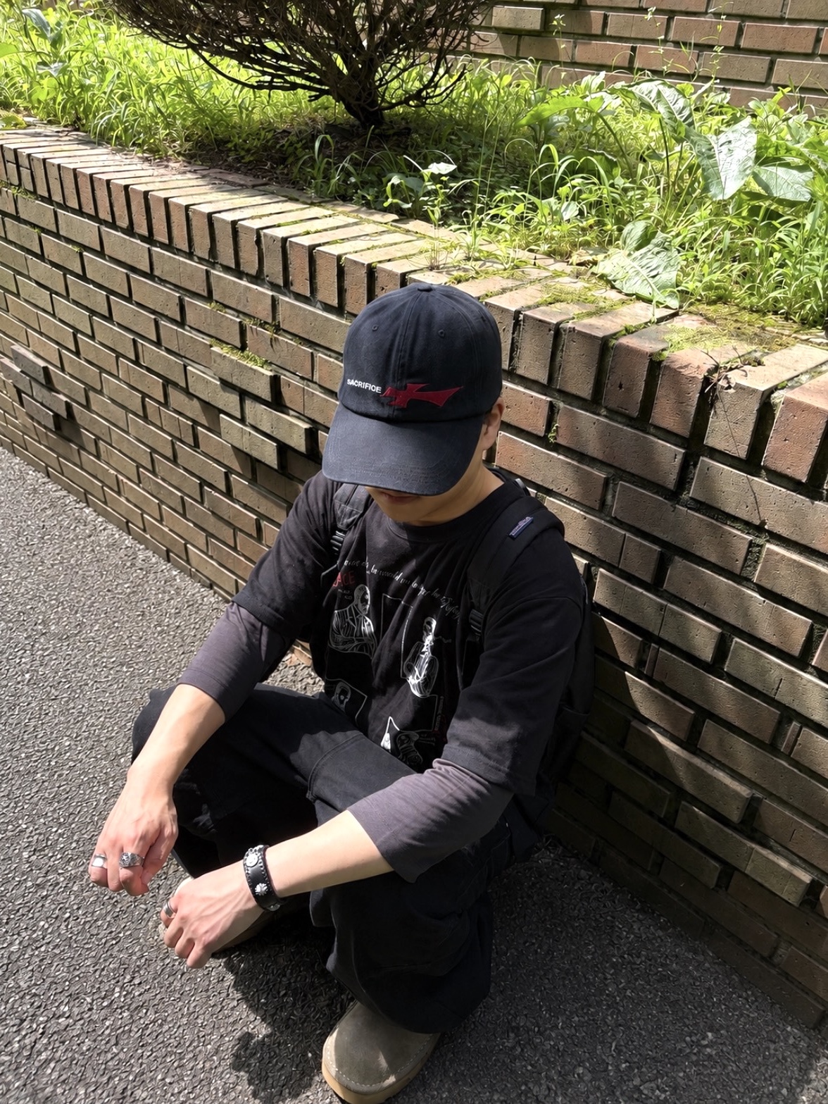 Jansport Superbreak Backpack Black, ETCE Washed Sacrifice Cap Black 착용 스타일 - 4