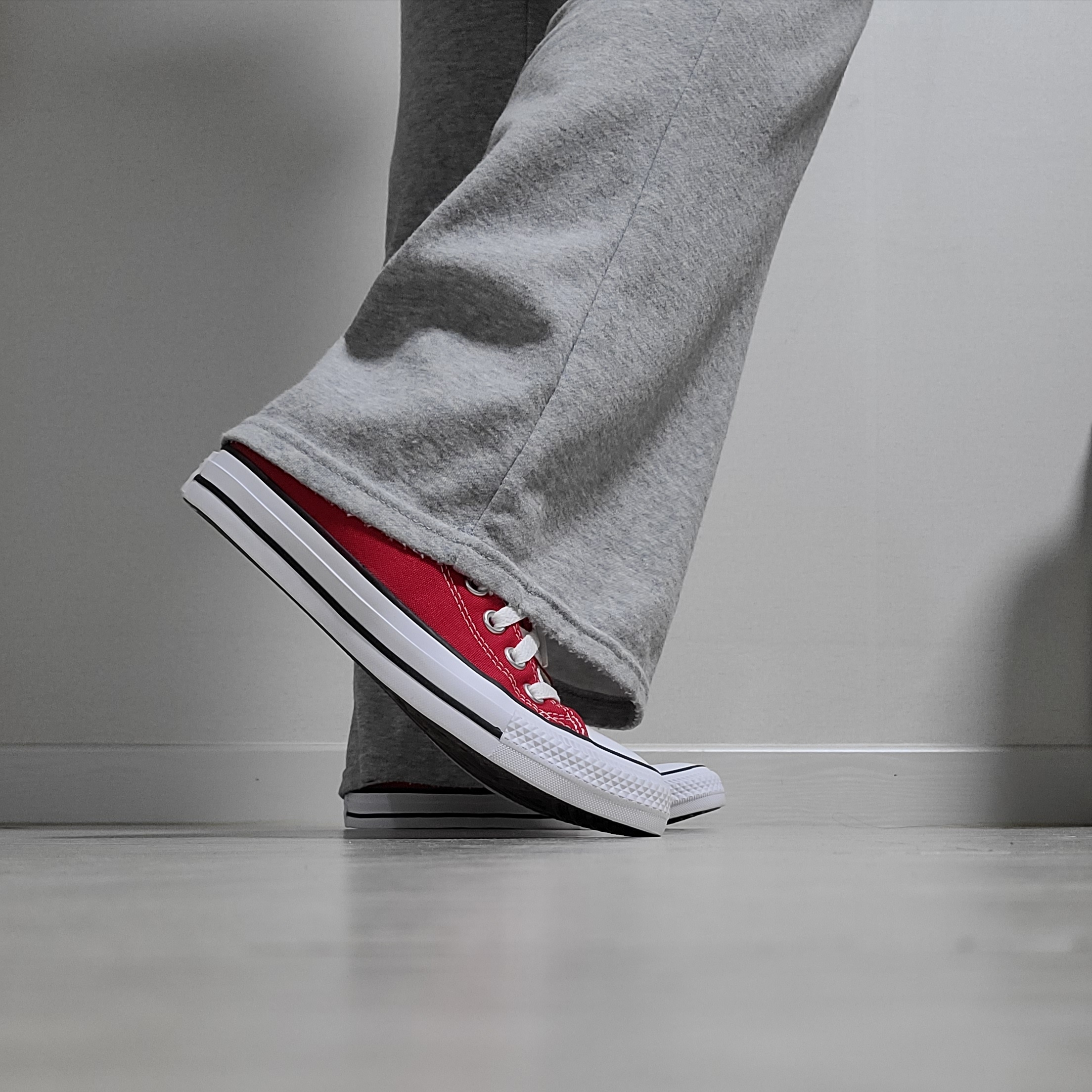 Converse Chuck Taylor All Star Classic Ox Red 착용 스타일 - 3