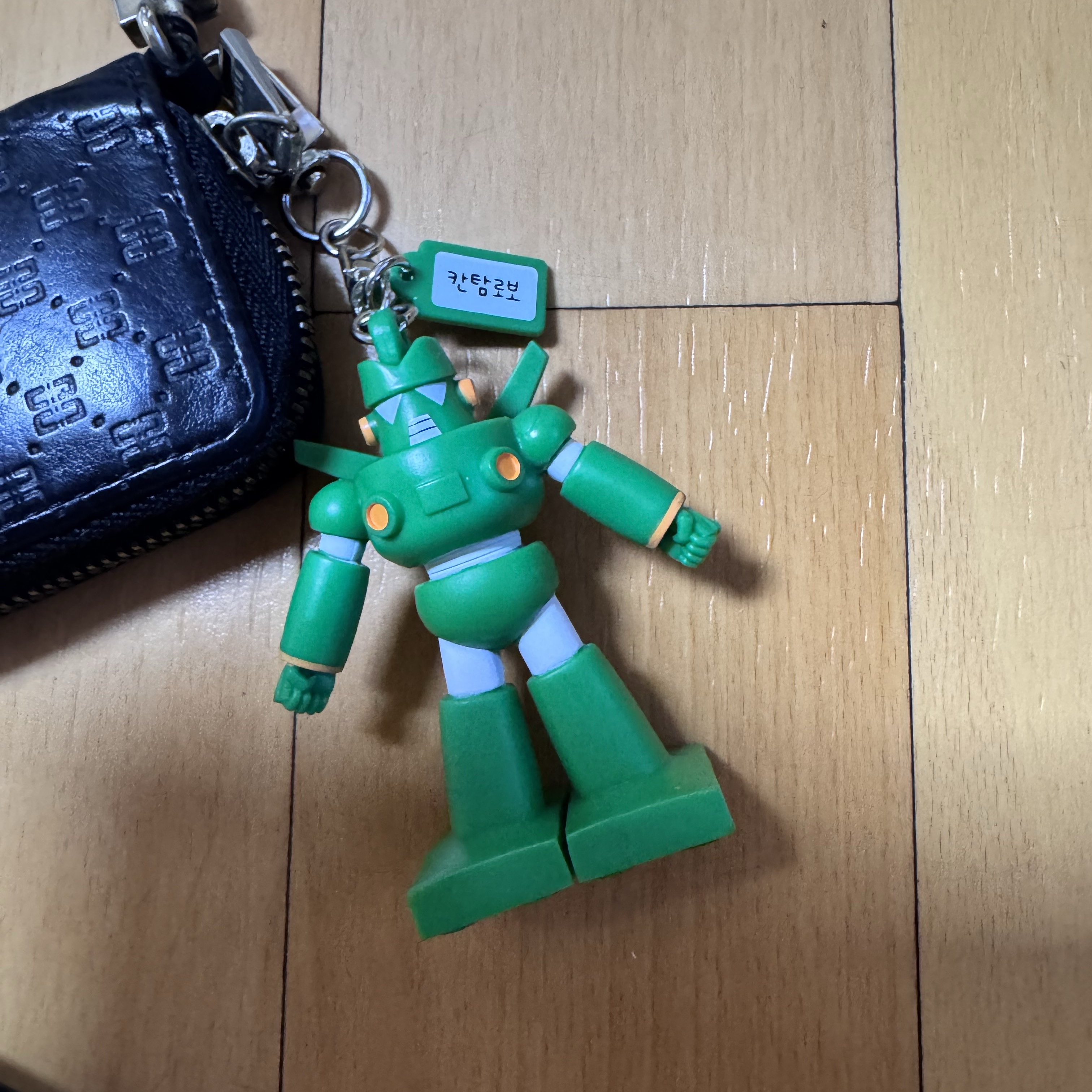 Animore Crayon Shinchan Miniature Keyring 착용 스타일