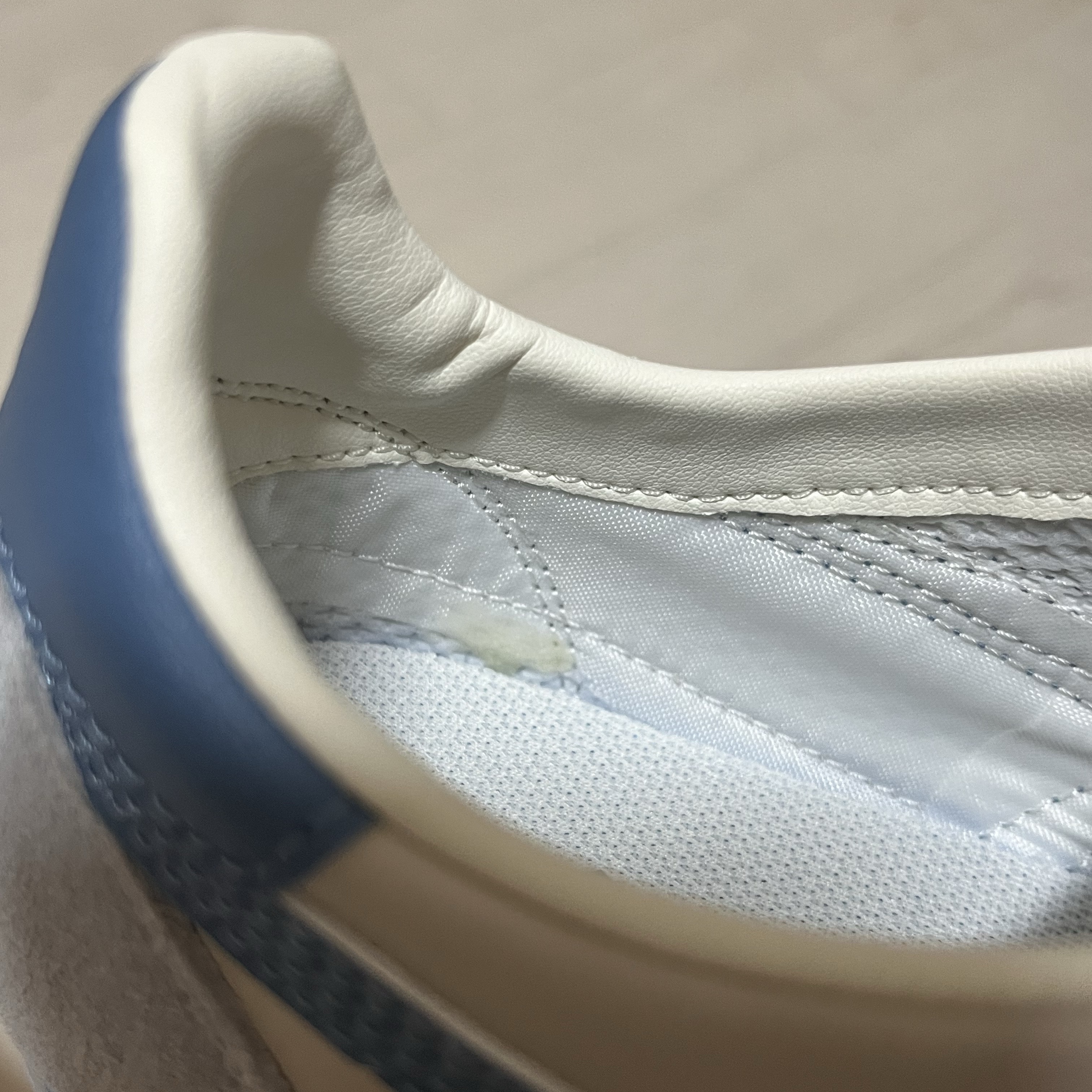 Onitsuka Tiger Runspark Cream Light Blue 착용 스타일 - 4