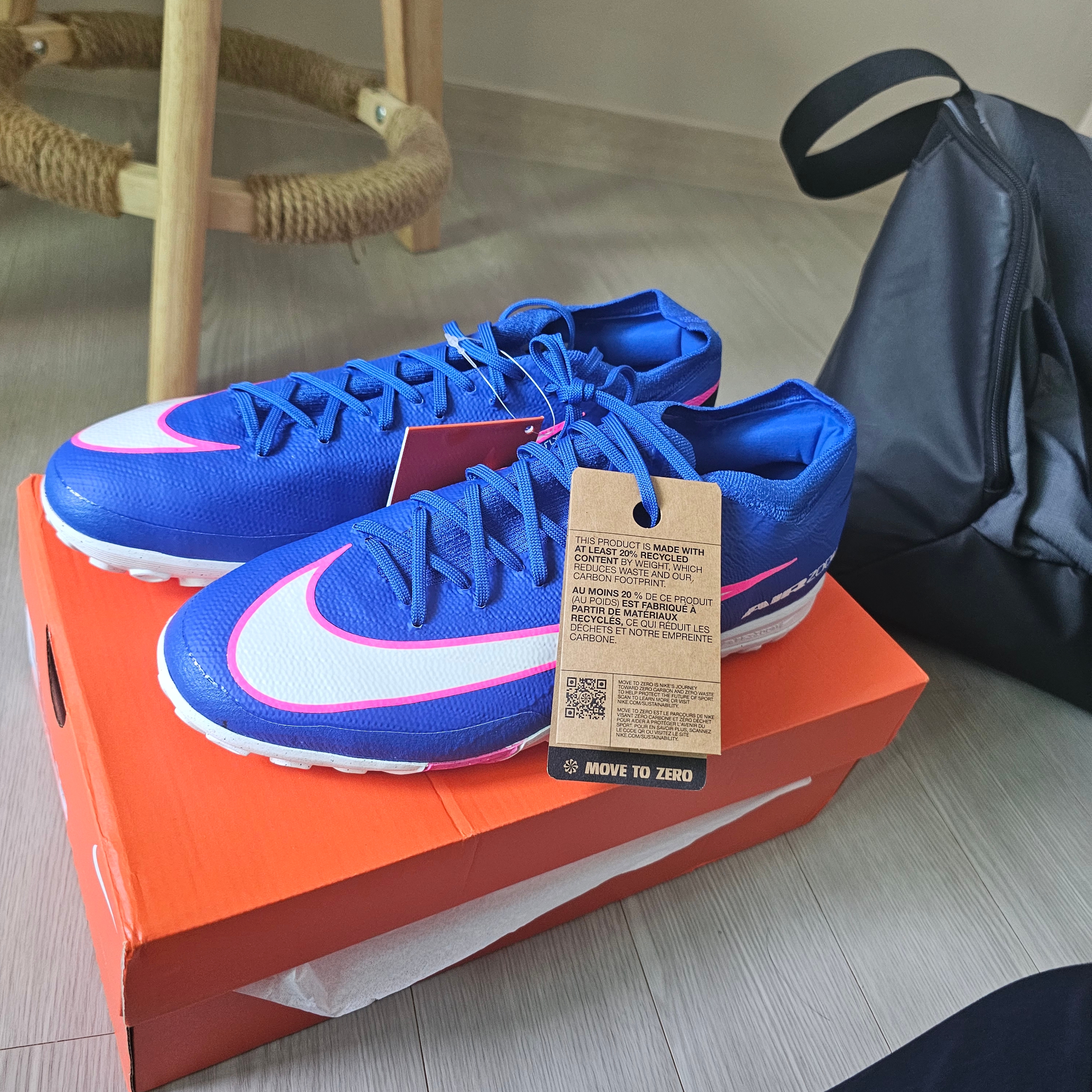 Nike Zoom Mercurial Vapor 16 Pro TF Racer Blue White, Nike ReactX Rejuven8 Slide Summit White 착용 스타일 - 2