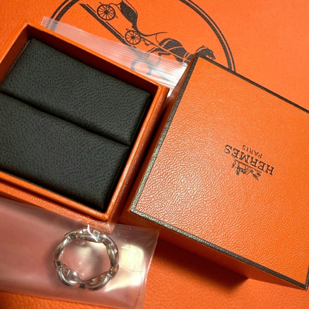 (W) Hermes Small Chaine D'Ancre Enchainee Ring Sterling Silver, Hermes Chandal Silver Ring 53 H109507B 00 착용 스타일 - 1