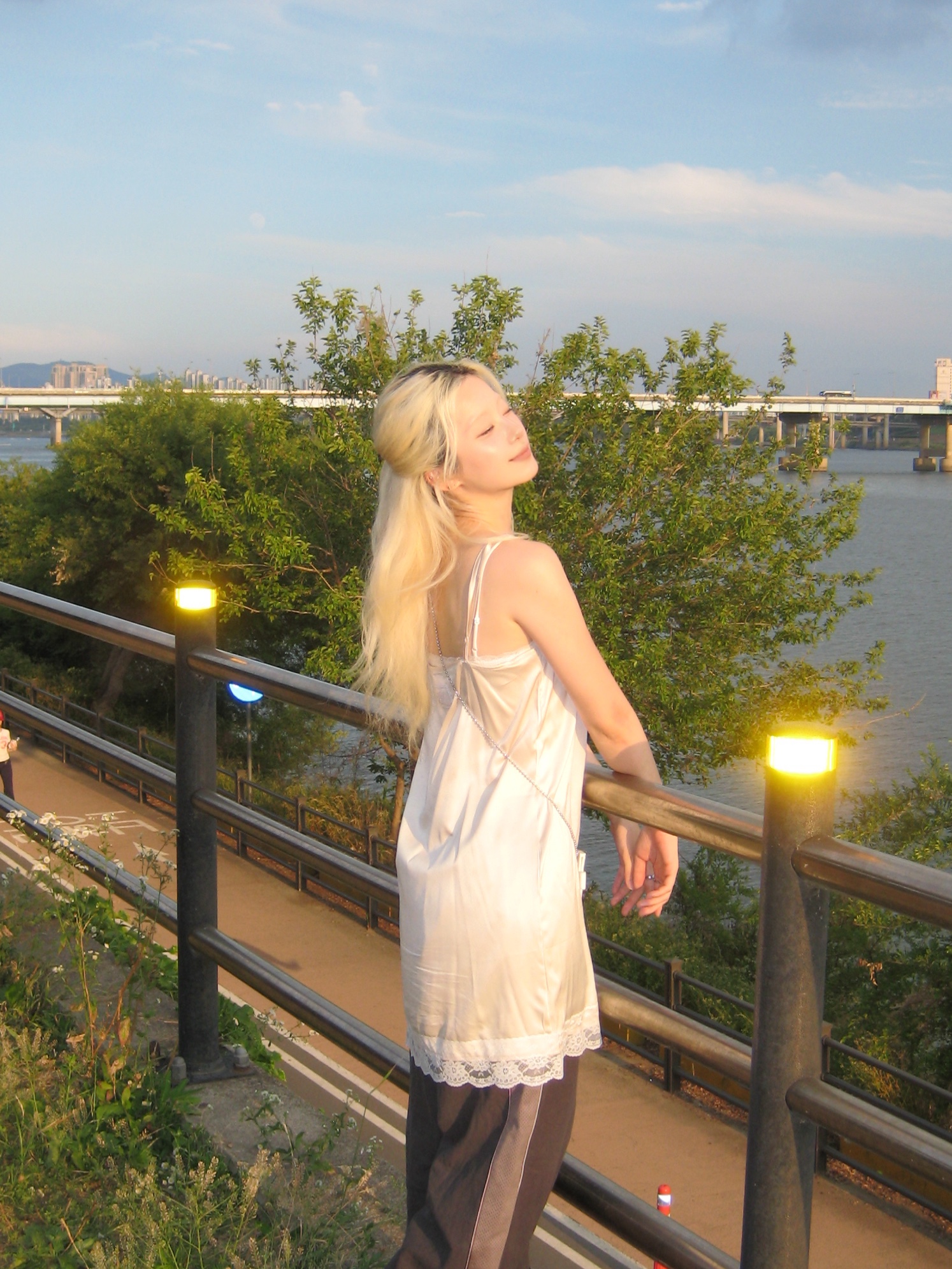 (W) Fancy Club Lace Slip Dress Pink Beige 착용 스타일