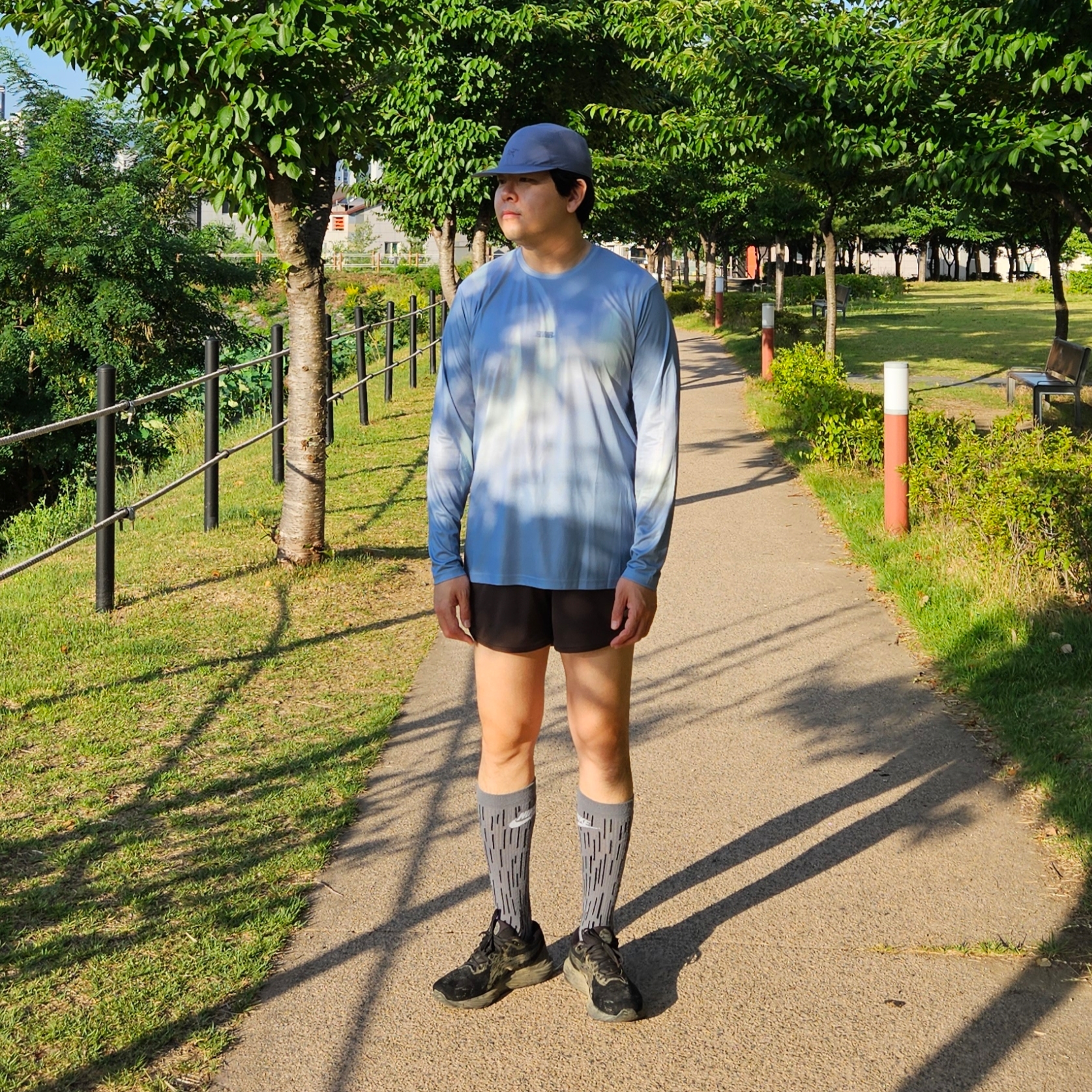 [KREAM 단독] runwhither Race Long Sleeve Sky Blue, [KREAM 단독] runwhither Classic 3inch Shorts Brown 착용 스타일