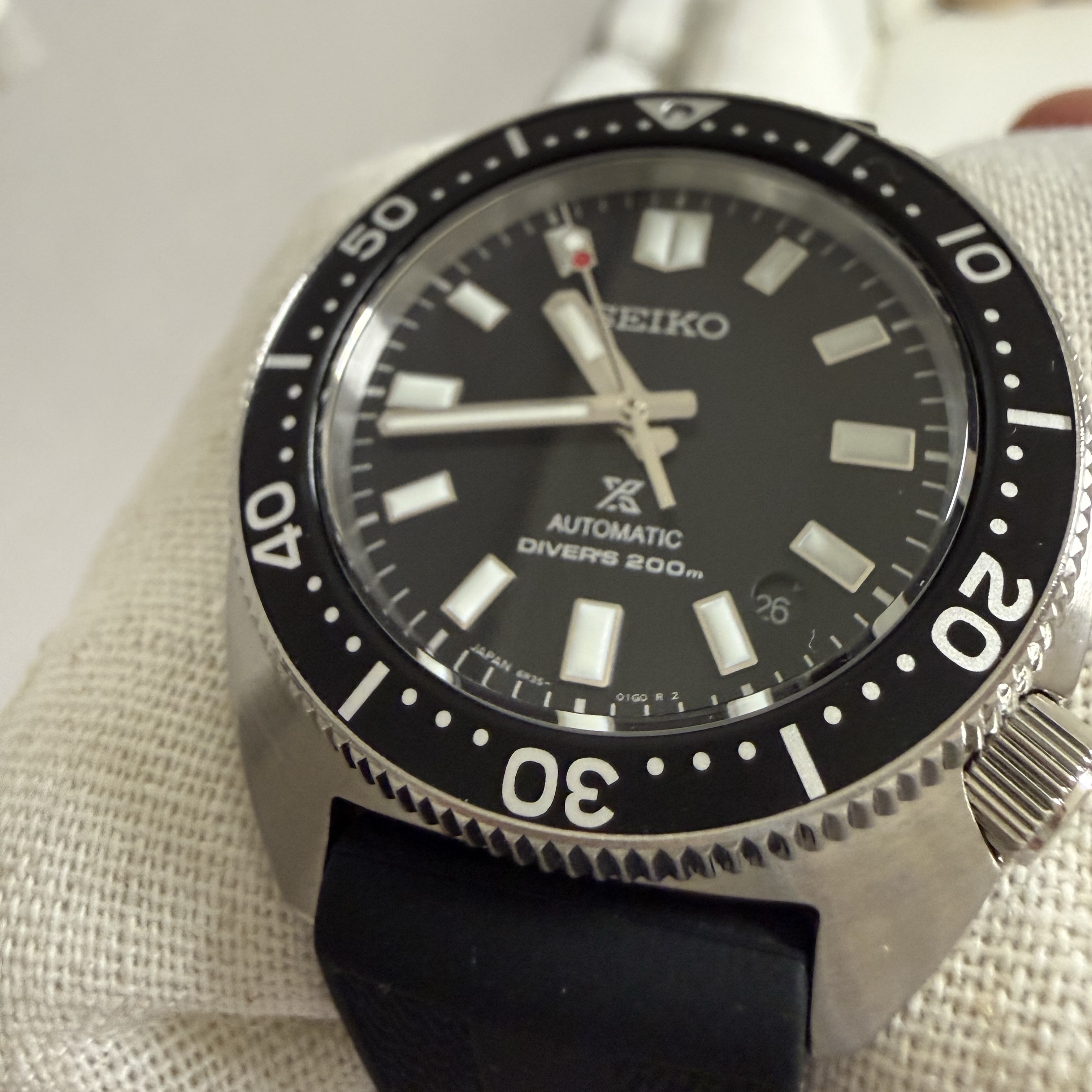 Seiko Prospex SRPE93 Black, Seiko Prospex SPB317J1 Black 착용 스타일 - 3
