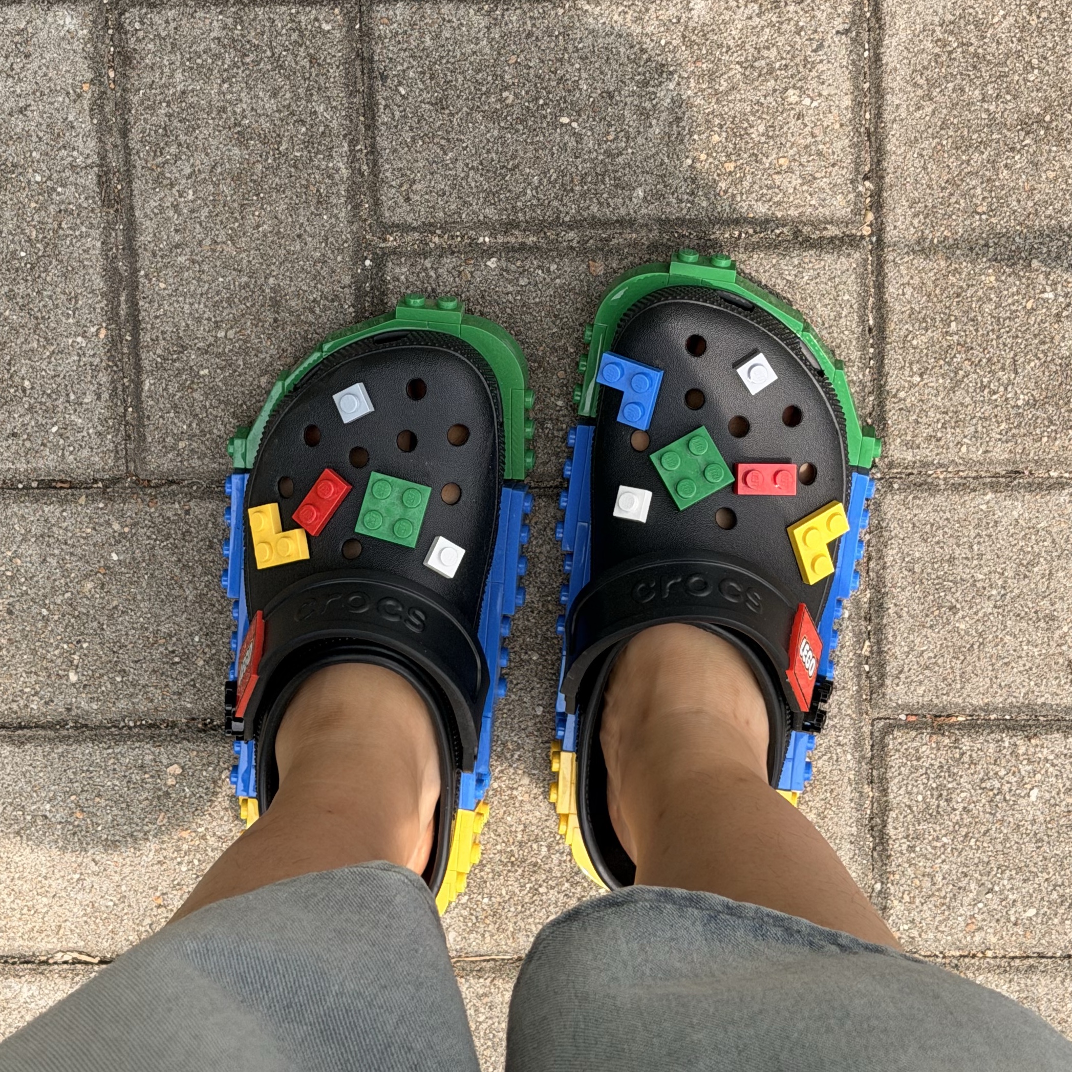 Crocs x Lego Masterbrand Creativity Clog Multi 착용 스타일