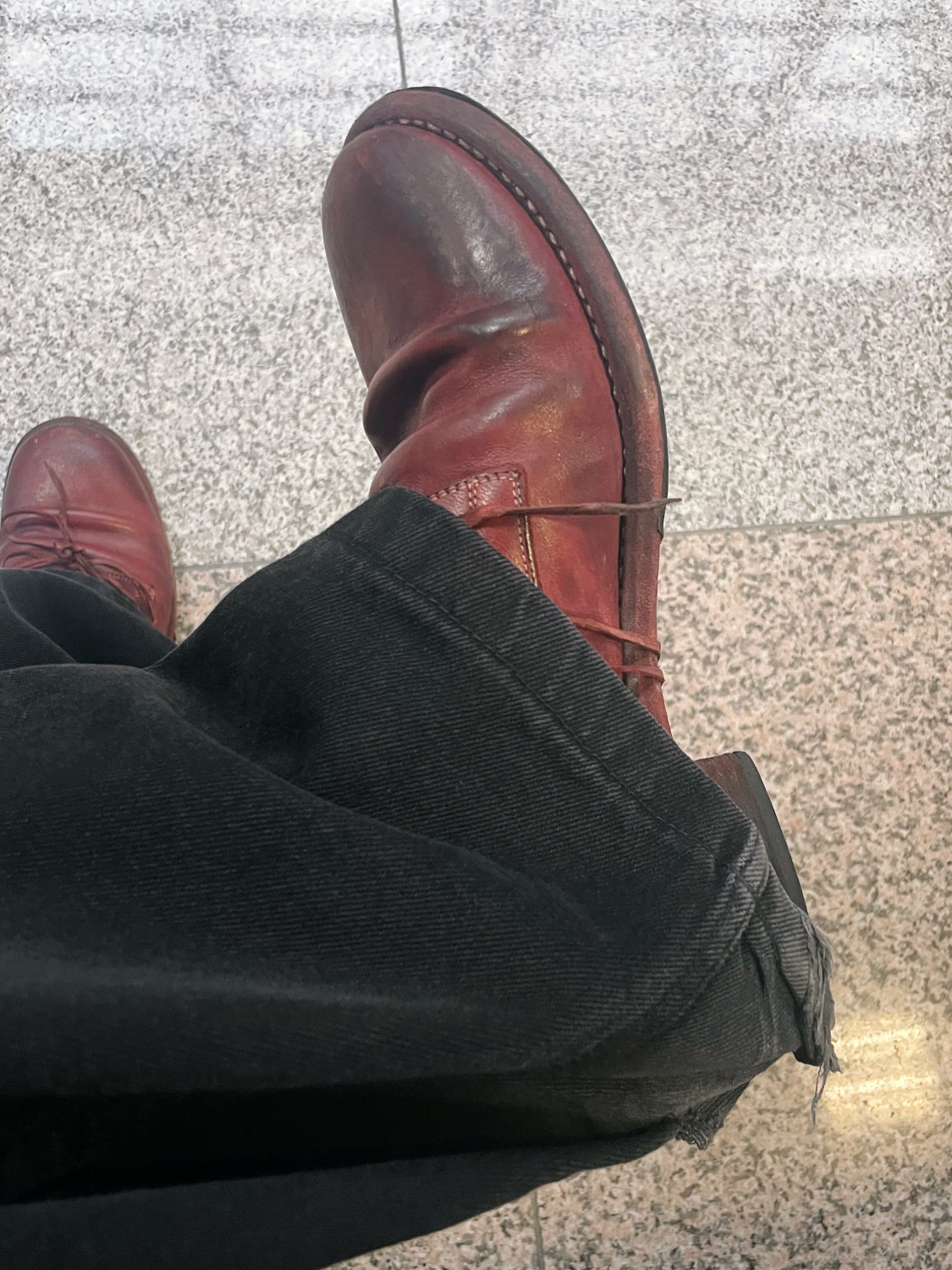 Guidi 992X Horse Full Grain Leather Derby Black, Levi's 501 Original Fit Jean Light Indigo 착용 스타일 - 1