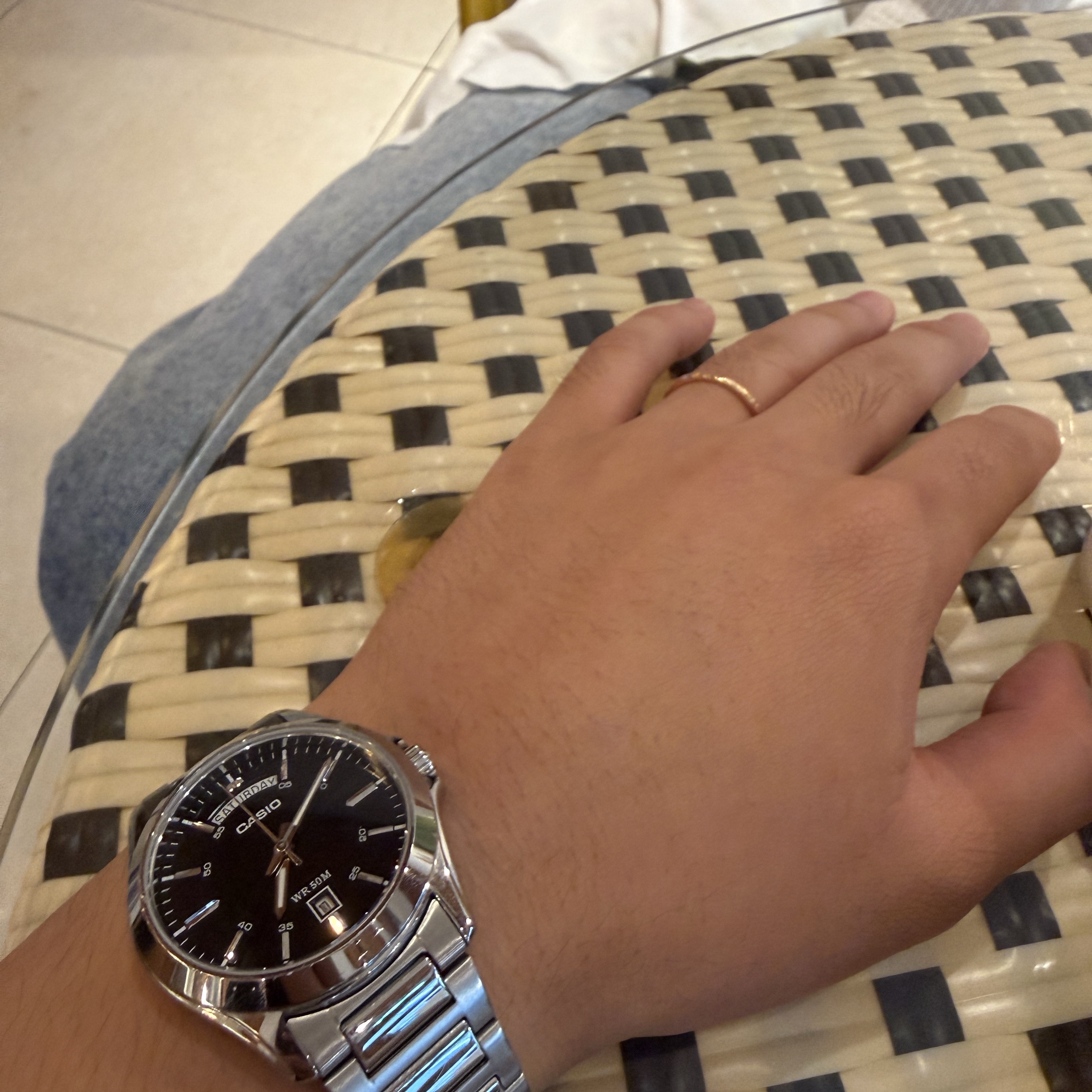 Casio MTP-1370D-1A1 착용 스타일