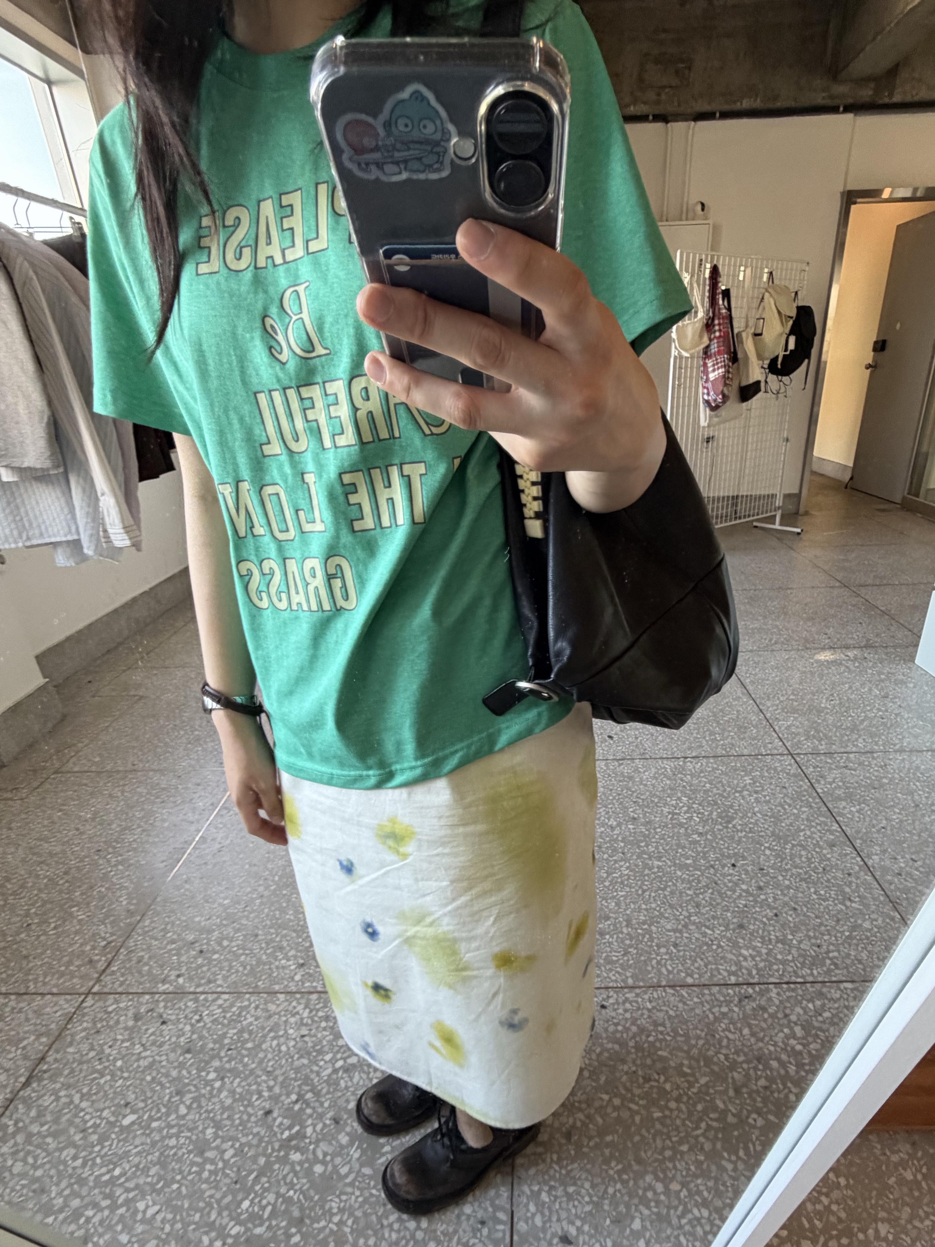 [더블적립] sunlovetour Rough Sign Tee Heather Green 착용 스타일 - 2