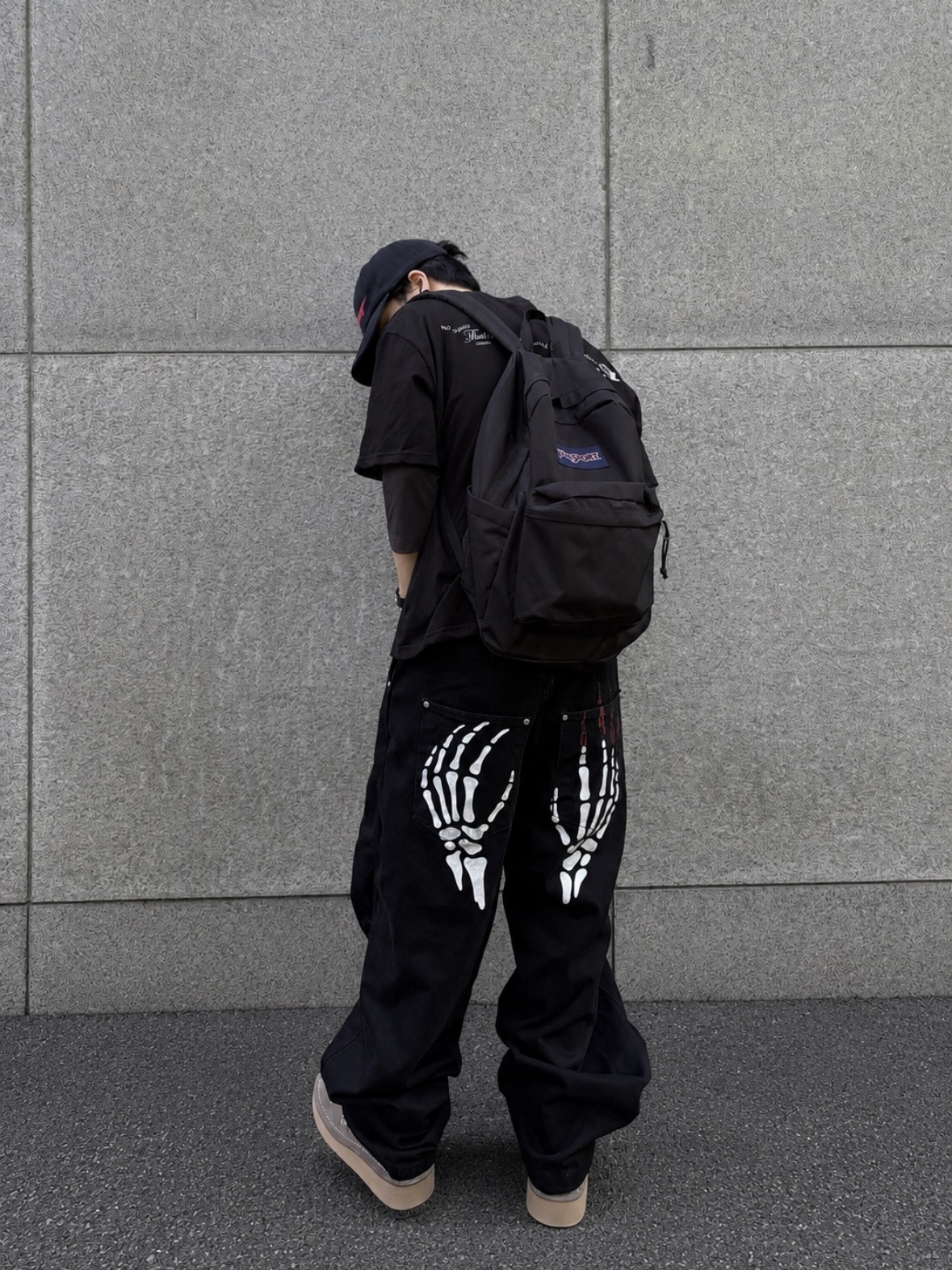 Jansport Superbreak Backpack Black, ETCE Washed Sacrifice Cap Black 착용 스타일 - 1