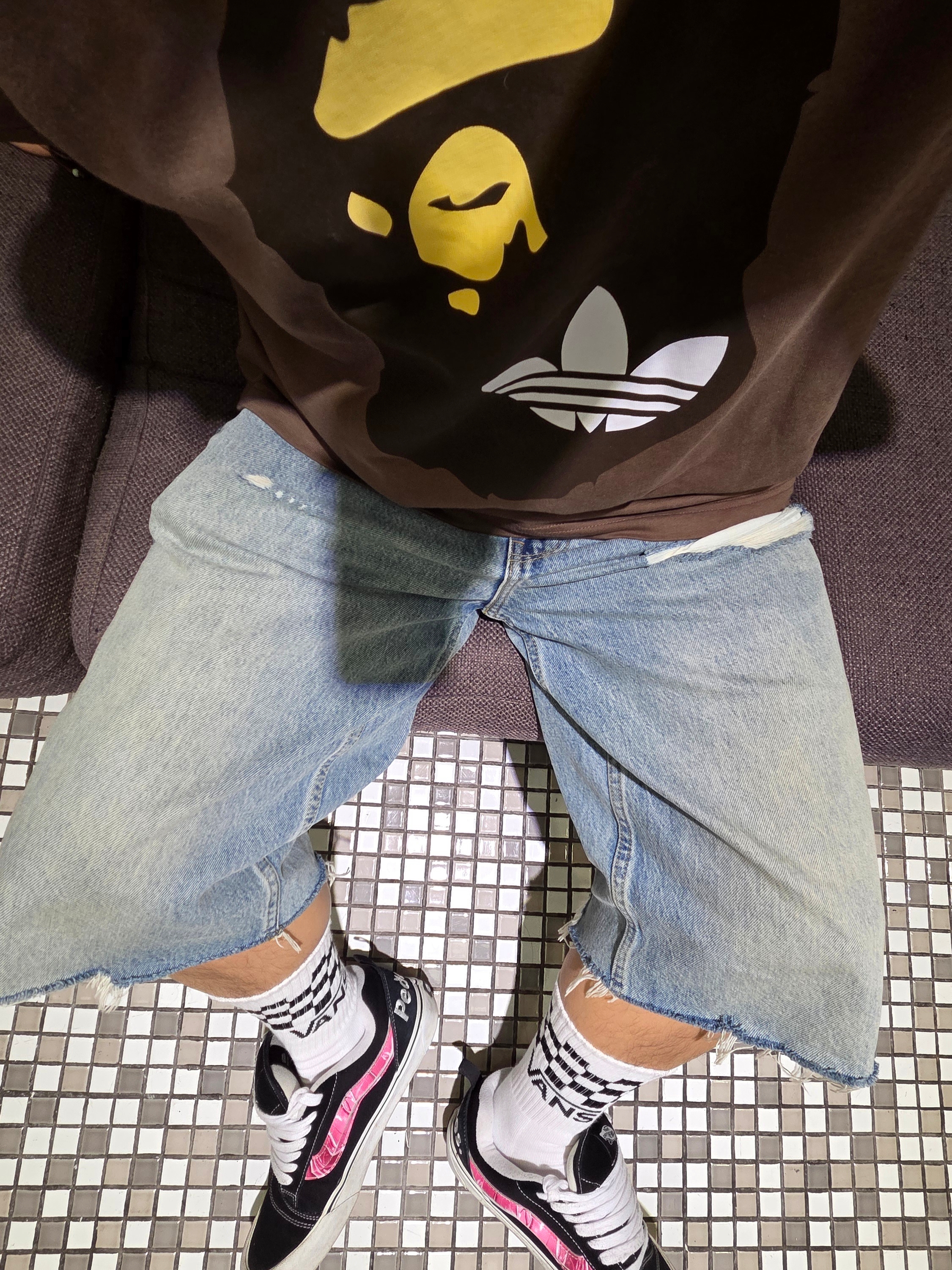 Adidas x BAPE Short Sleeve T-Shirt Earth Strata - KR Sizing, Vans x Peaches. Knu-Skool Black Pink 착용 스타일 - 1