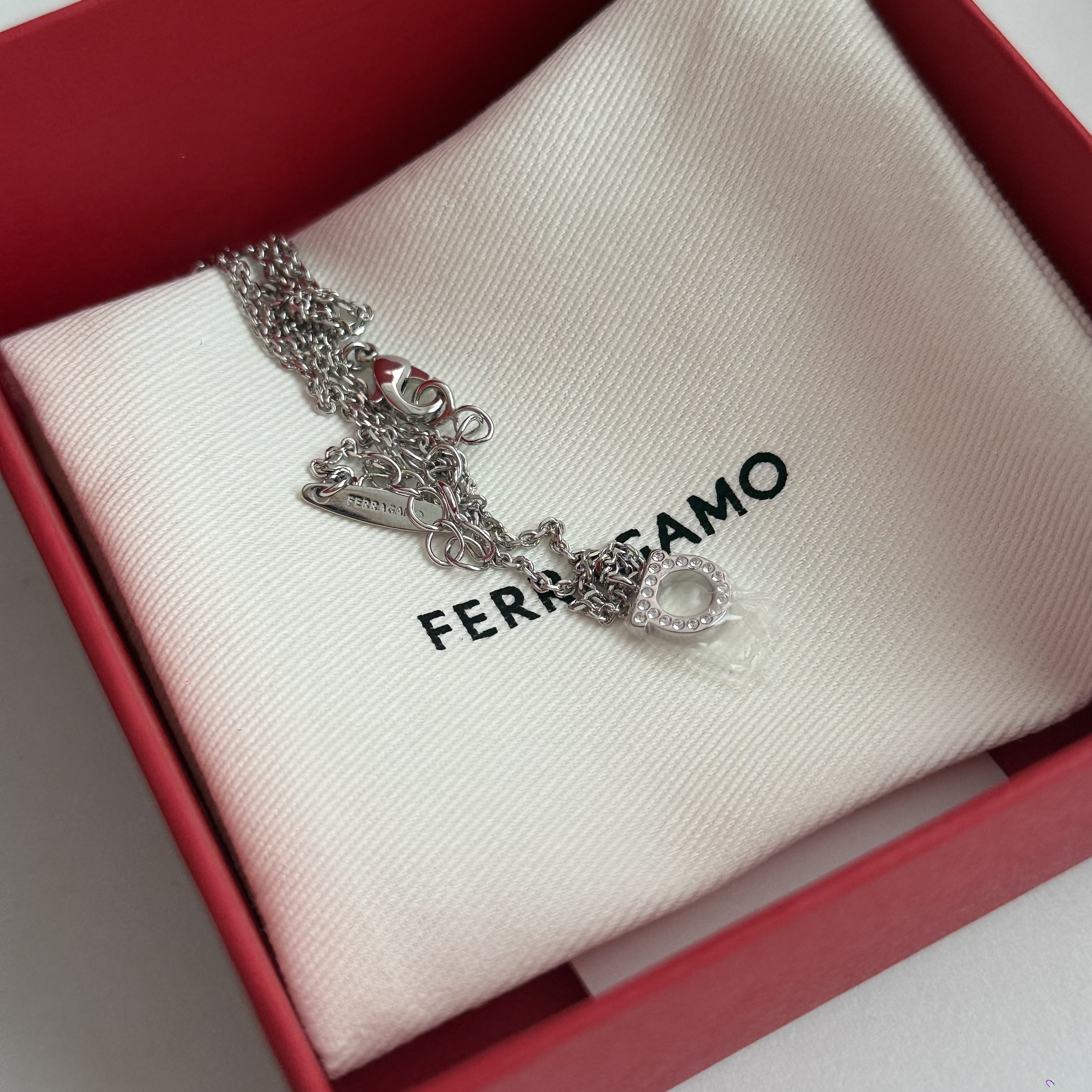 (W) Ferragamo Gancini Small Crystals Necklace Brass Glass & Palladium 착용 스타일 - 1