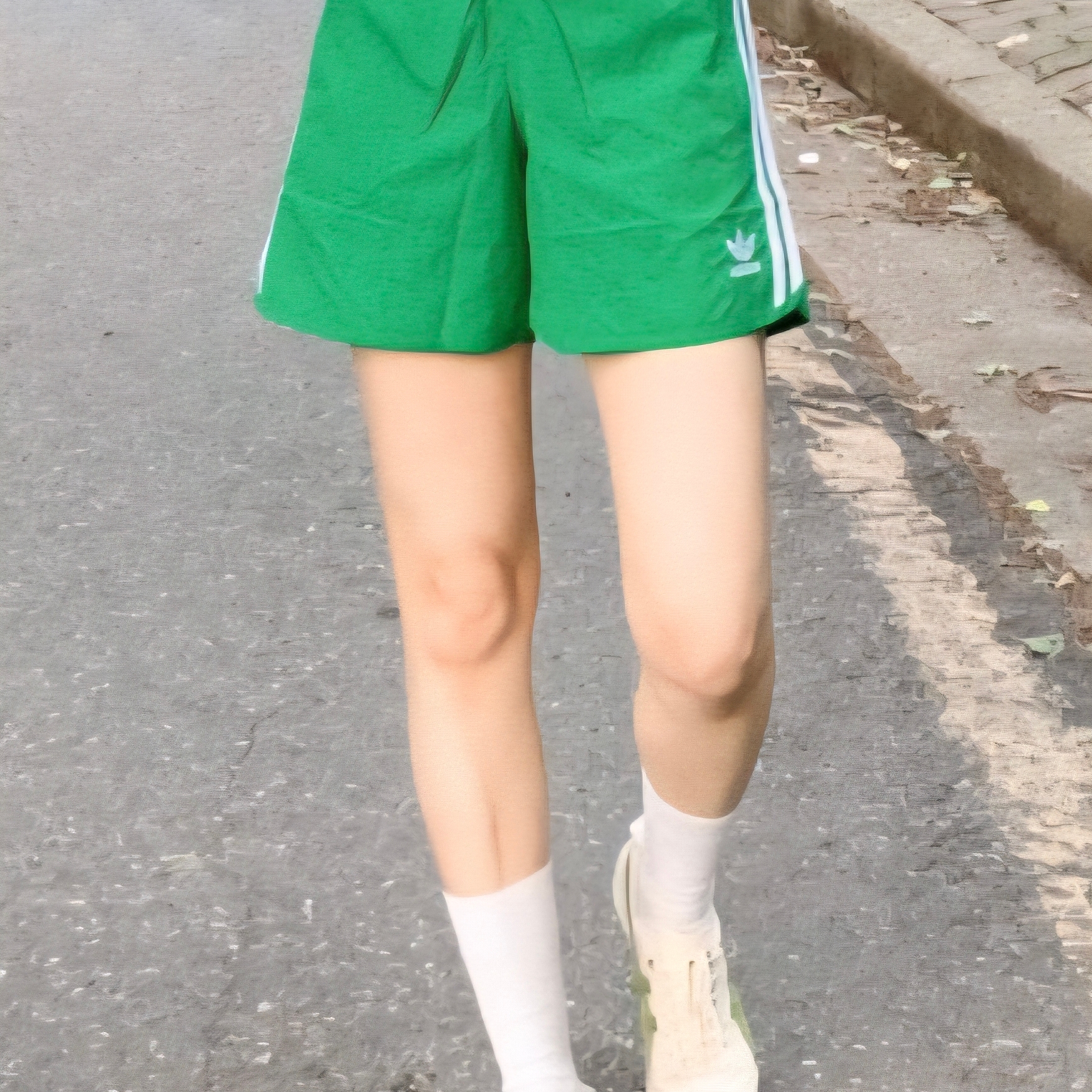 Adidas Adicolor Classic Sprinter Shorts Green - KR Sizing 착용 스타일
