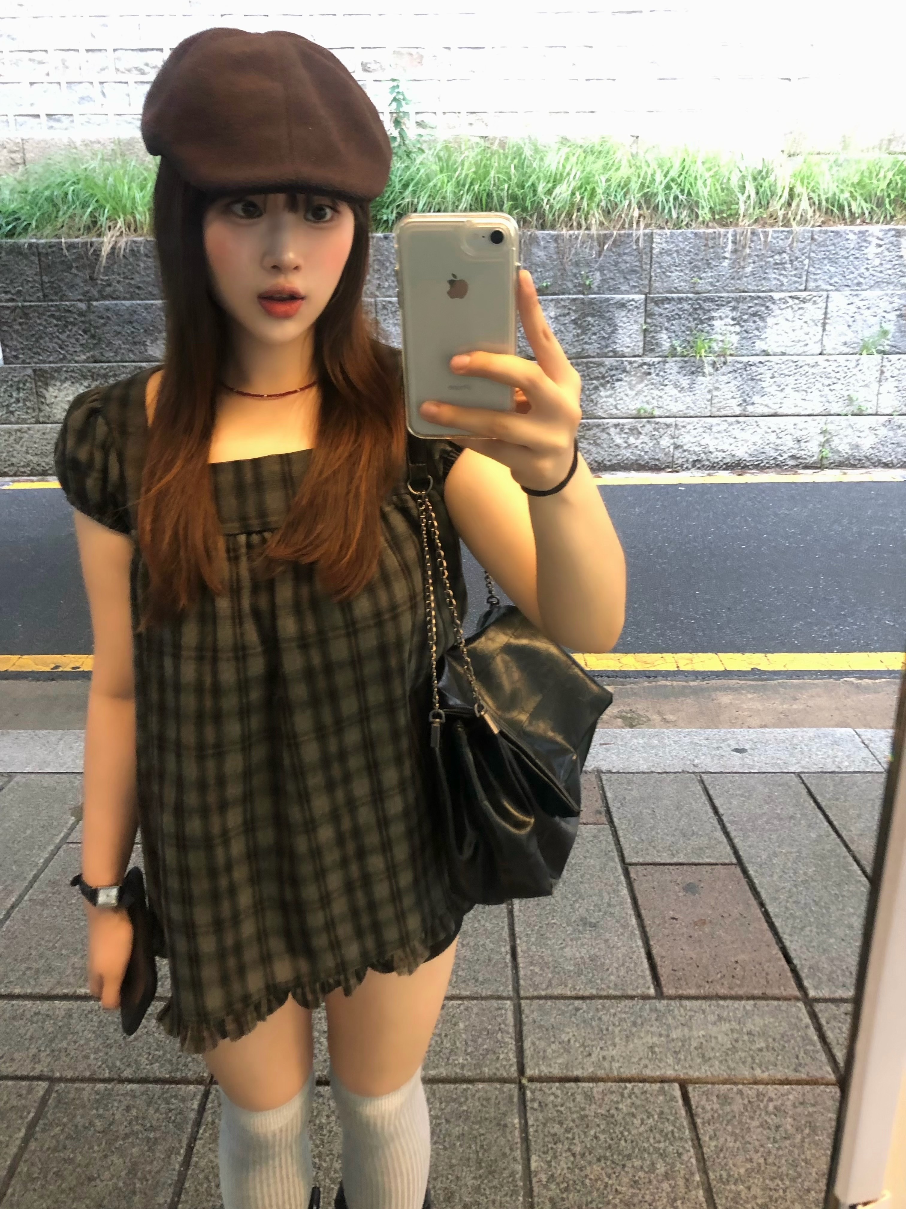 Zara Rock Style Flap Shoulder Bag Black 착용 스타일 - 4
