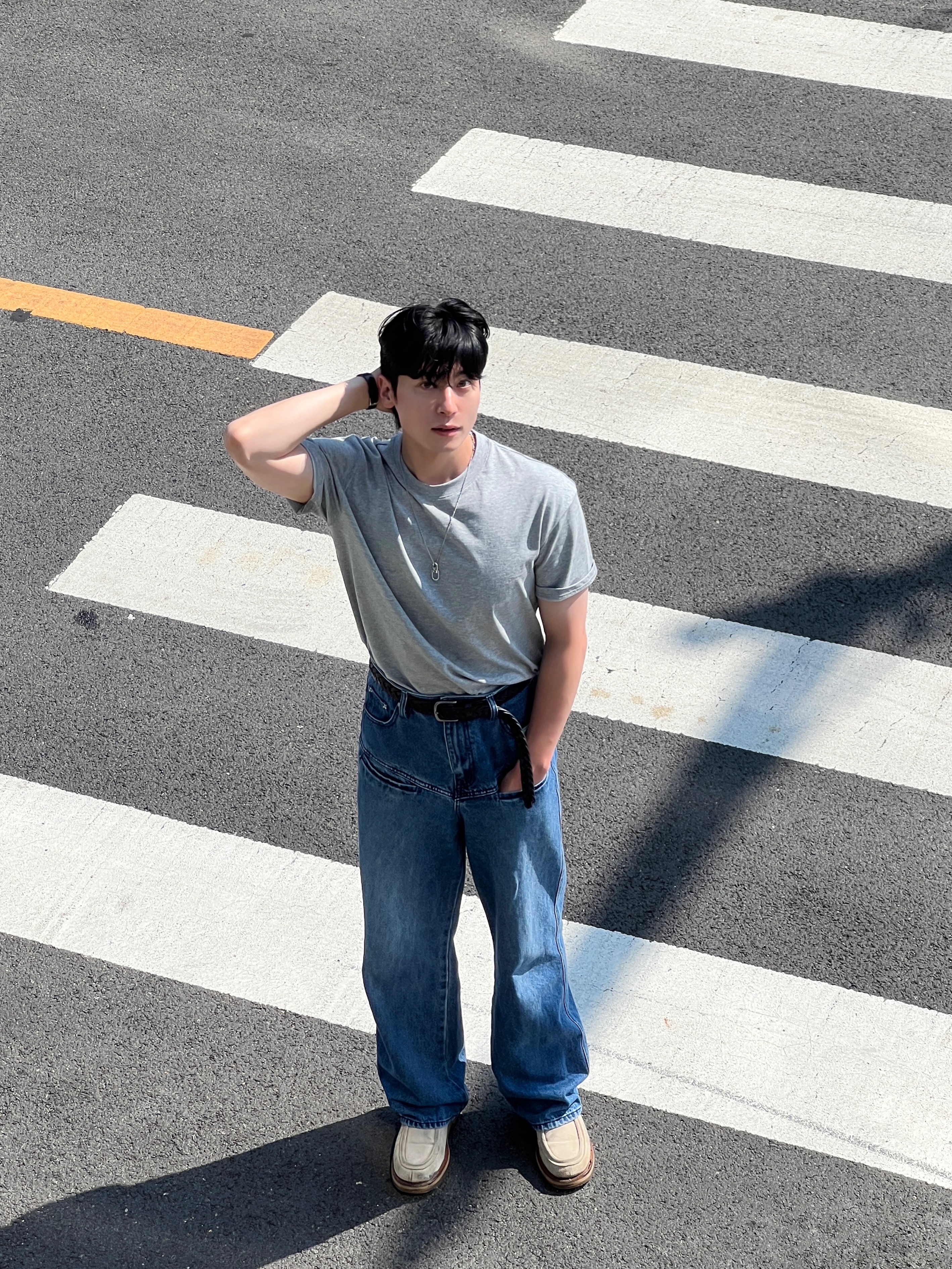 NUART STUDIO Flow Crop Short Sleeve Melange Gray 착용 스타일 - 3