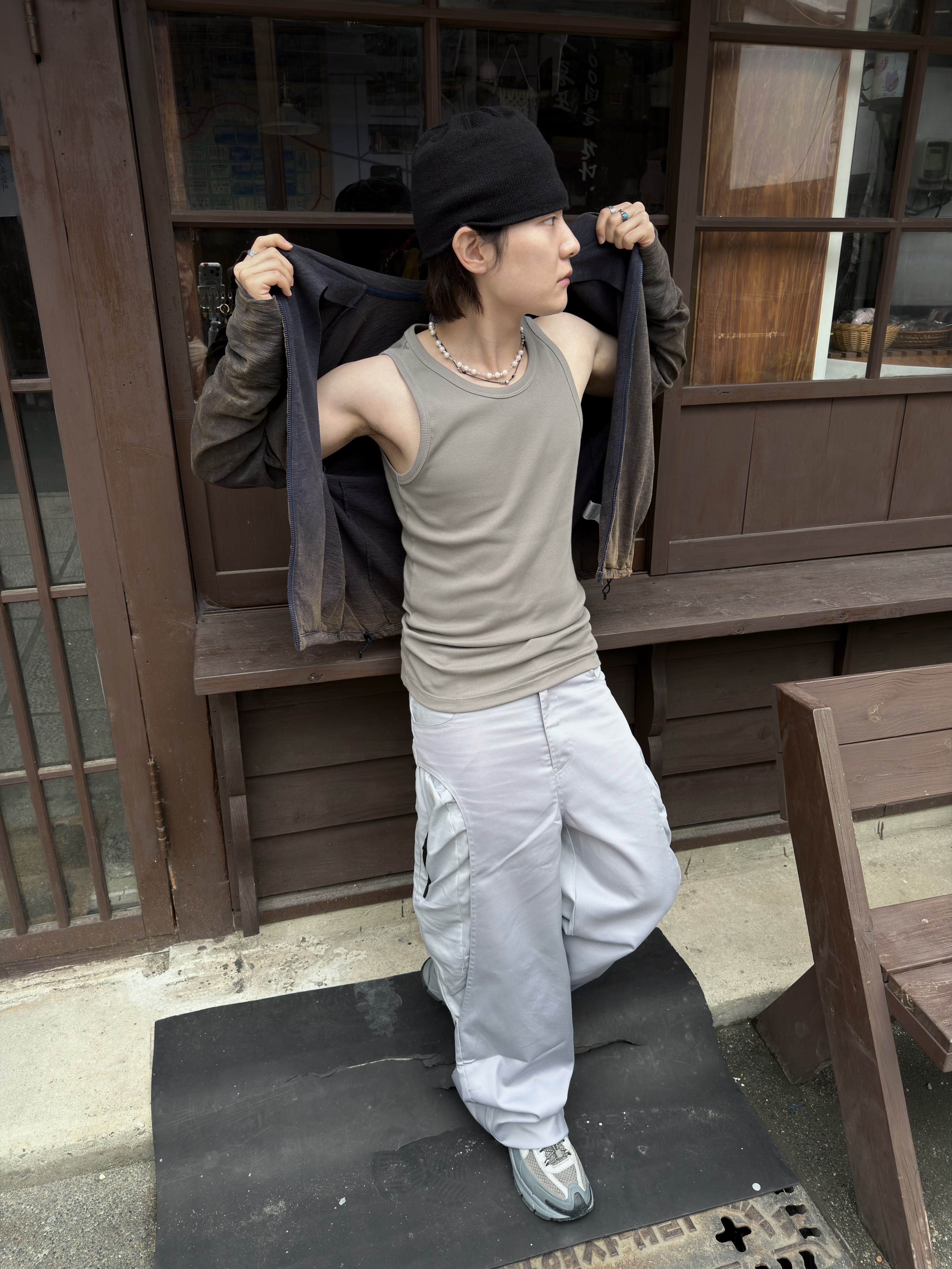 Nike Zoom Vomero Roam Metallic Pewter Cool Grey, TOWTOW.ARCHIVE Checker Board Ring Silver 착용 스타일 - 5