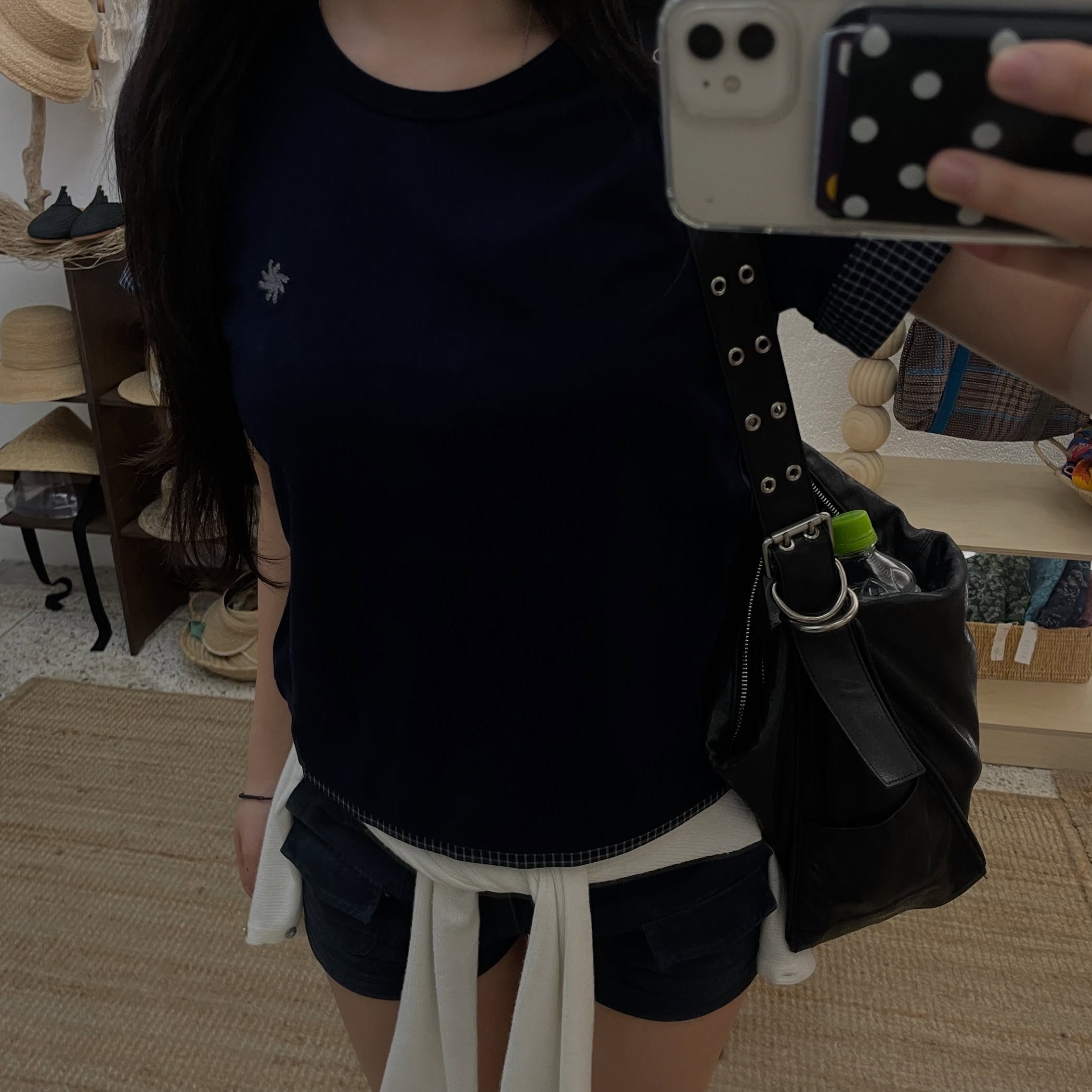 SLOW RECORD HOUSE Layered Check Roll-Up T-Shirt Navy 착용 스타일 - 2