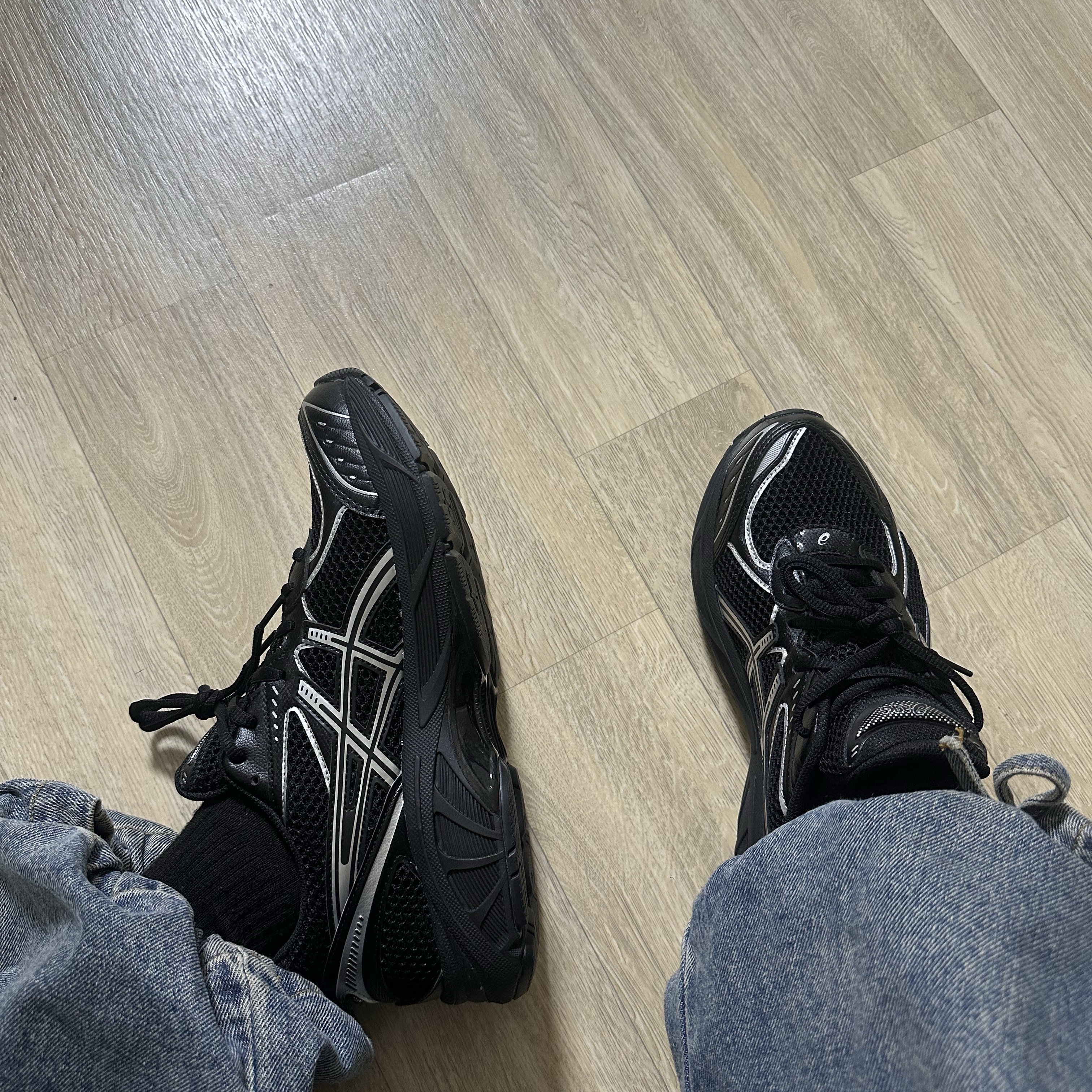 Asics GT-2160 Black Pure Silver 착용 스타일