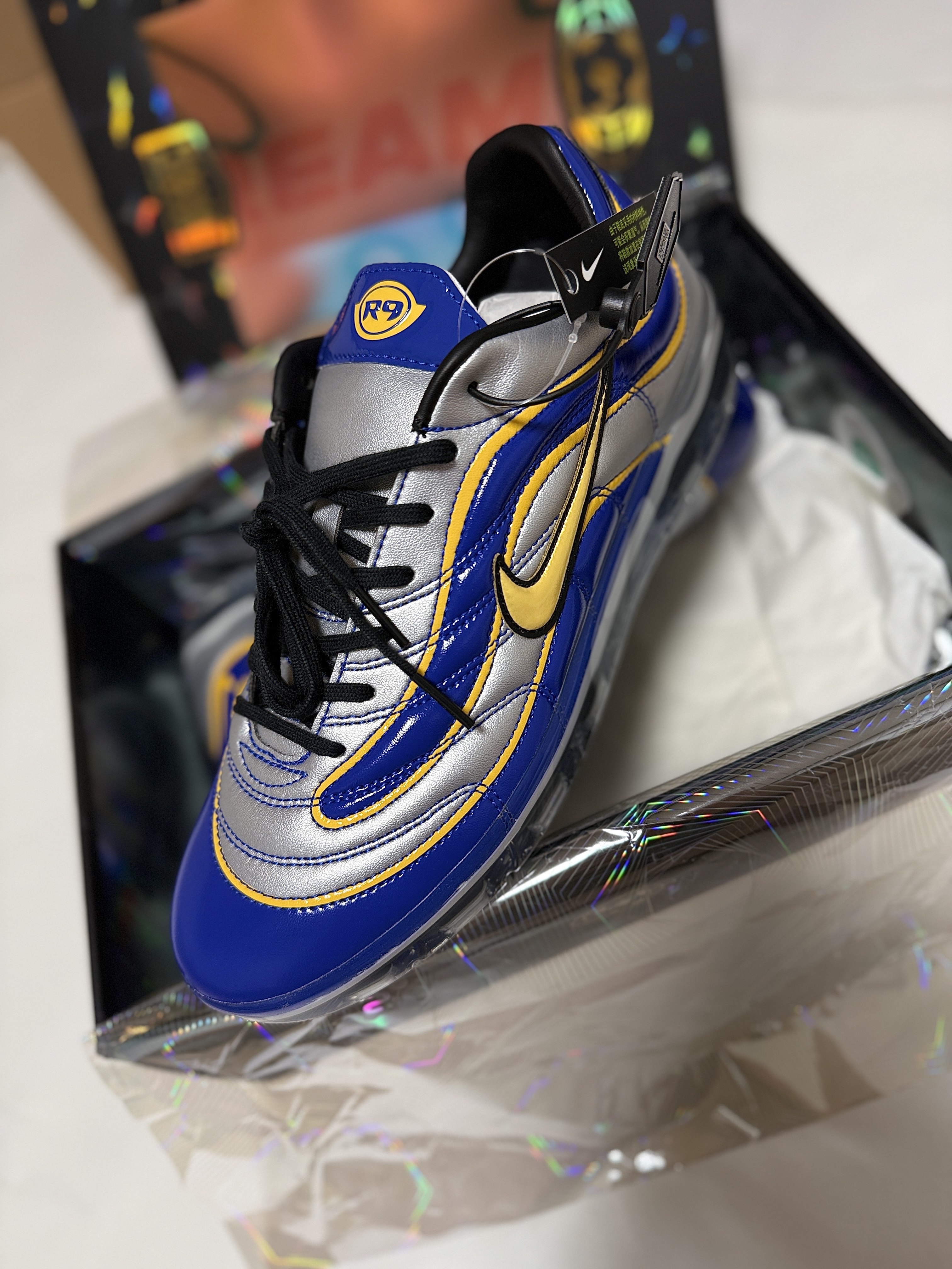 Nike Cryoshot Mercurial Vapor R9 OG Varsity Royal Varsity Maize, Nike Brazil 1998 Reissue Soccer Replica Jersey Varsity Maize Ronaldo (Marking Ver.) 착용 스타일 - 3