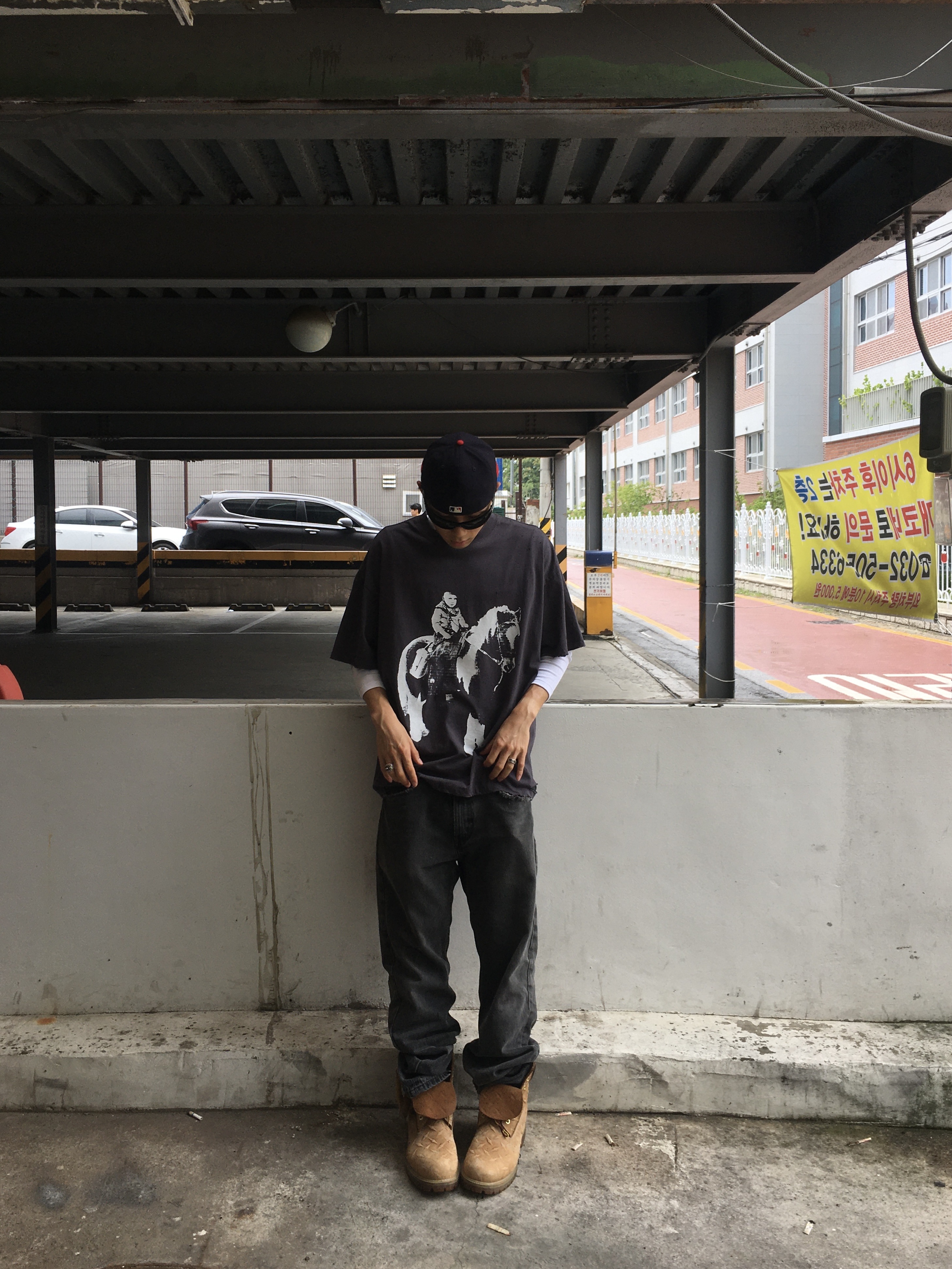 MJD Oversized Cowboy T-Shirt Black, Timberland x Supreme Diamond Plate 6 Inch Premium Waterproof Boot Wheat - 23FW - Medium 착용 스타일 - 2