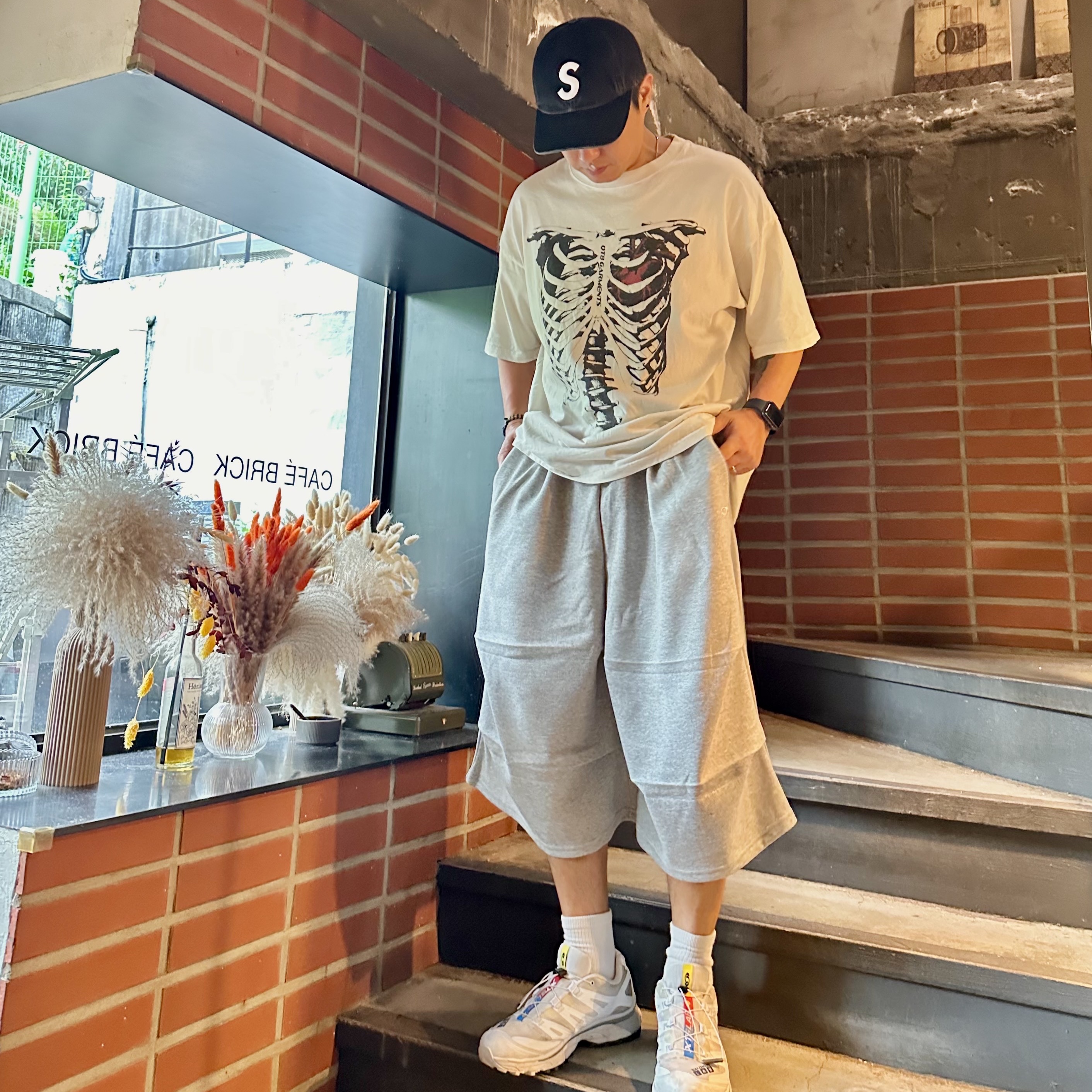 Supreme Pigment Coated S Logo 6-Panel Black - 25SS, QT8 GARMENTS Bones EC Washed Tee Ecru 착용 스타일 - 4