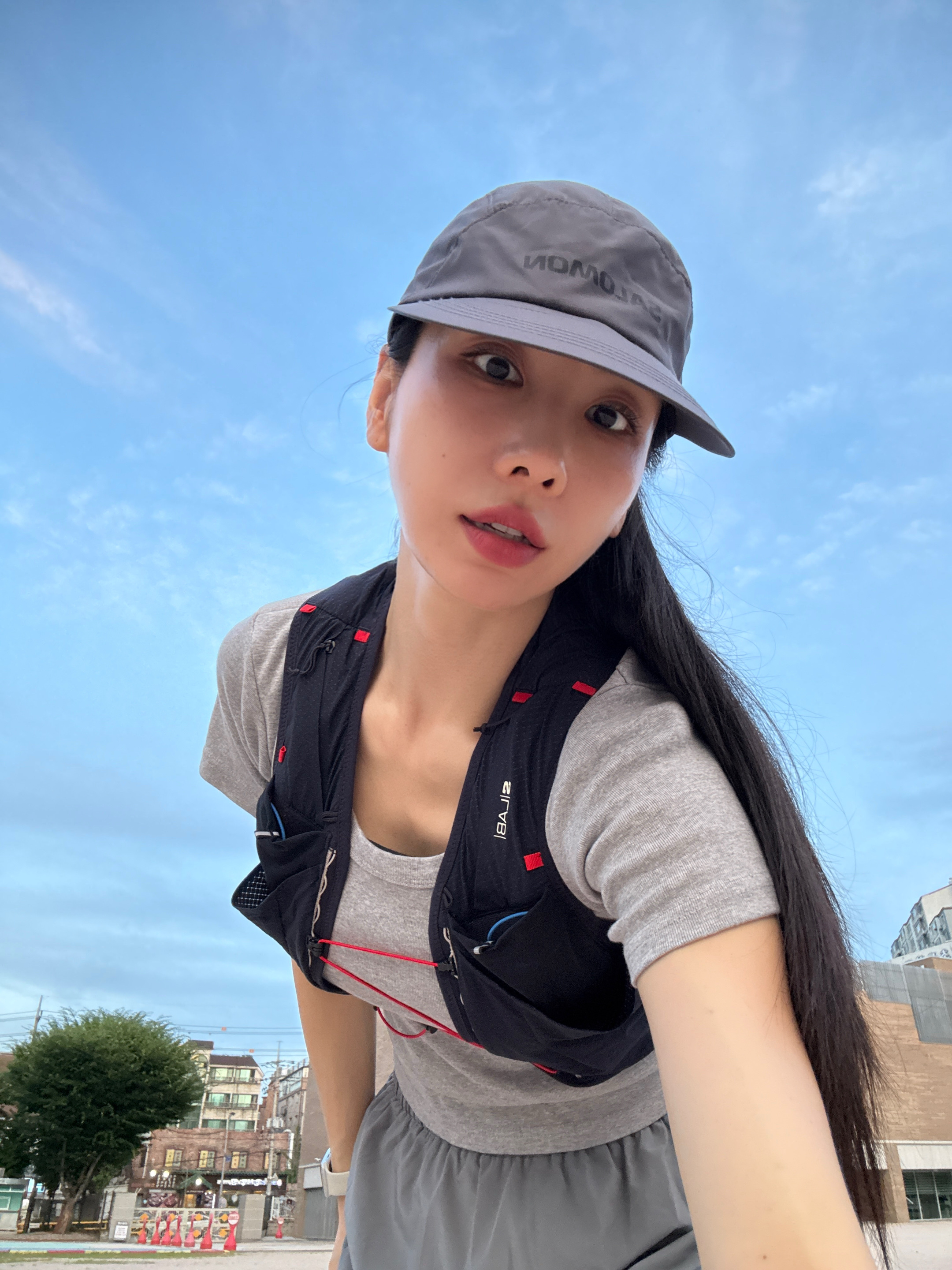 Salomon Ridge 5 Panel Cap Charcoal, Salomon S/Lab Ultra 10 Night Sky 착용 스타일 - 2