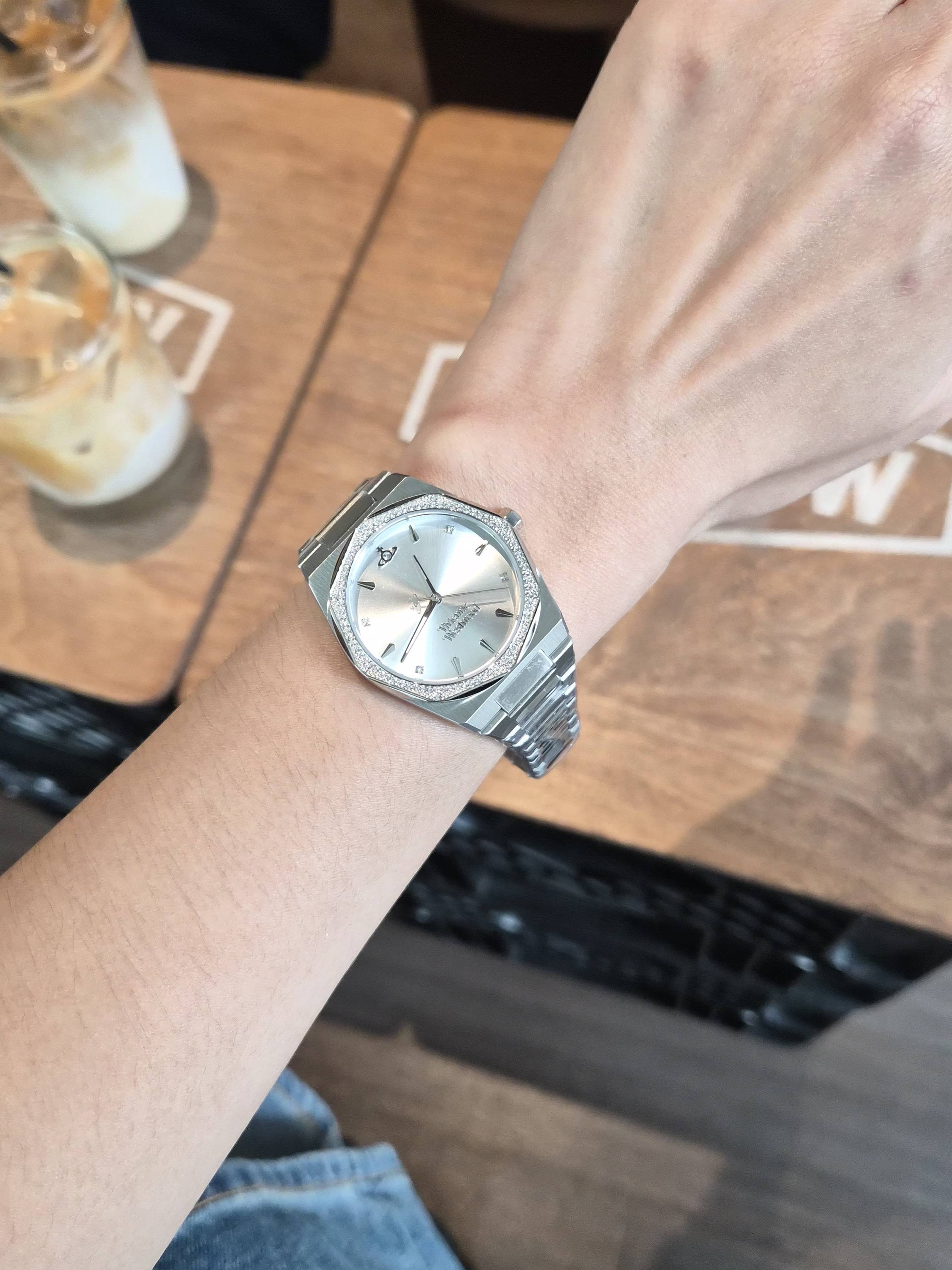 (W) Vivienne Westwood Charterhouse 34mm Silver 착용 스타일