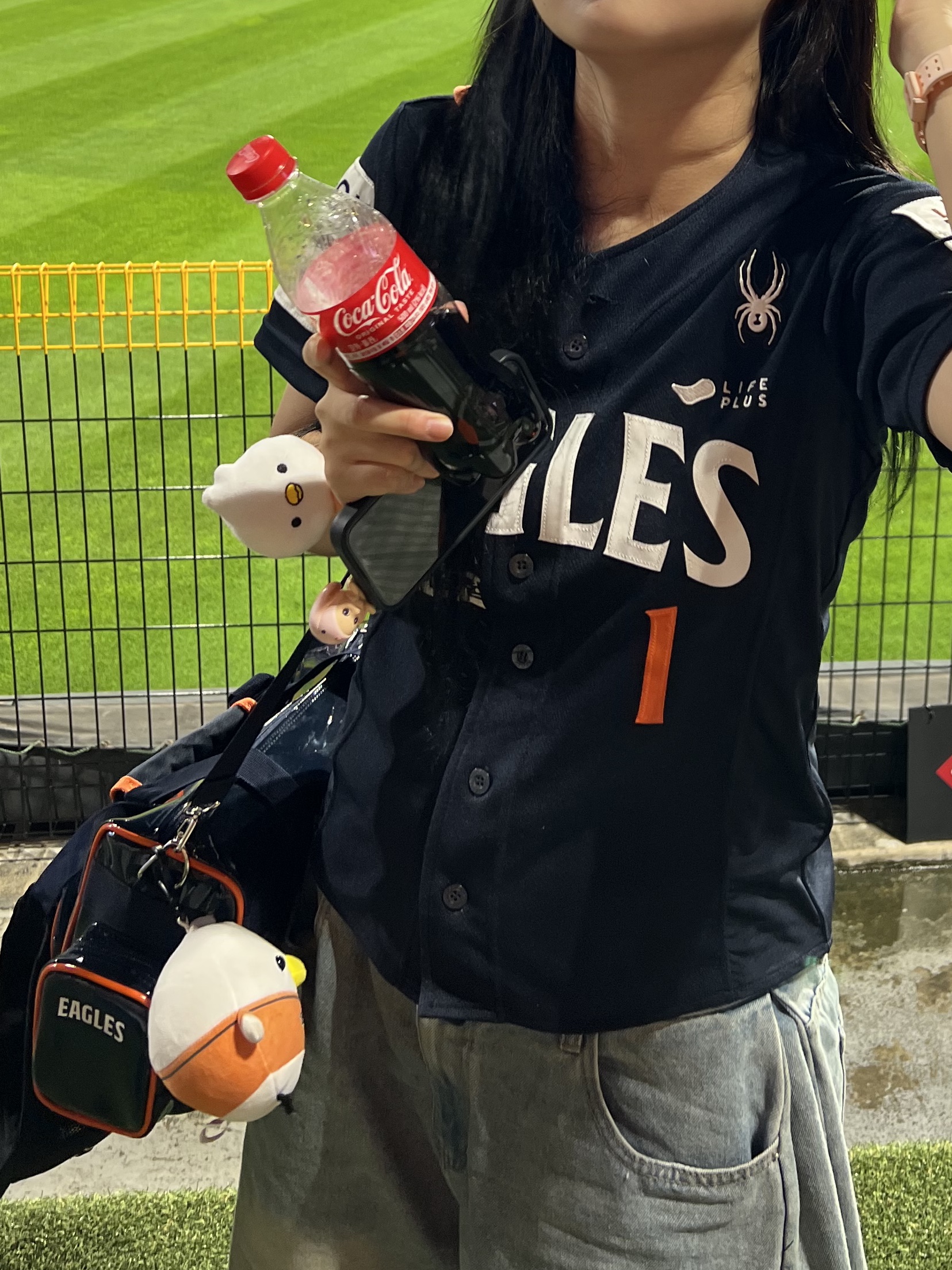 Hanwha Eagles Soori Keyring Orange, Hanwha Eagles Boston Bag Navy 착용 스타일