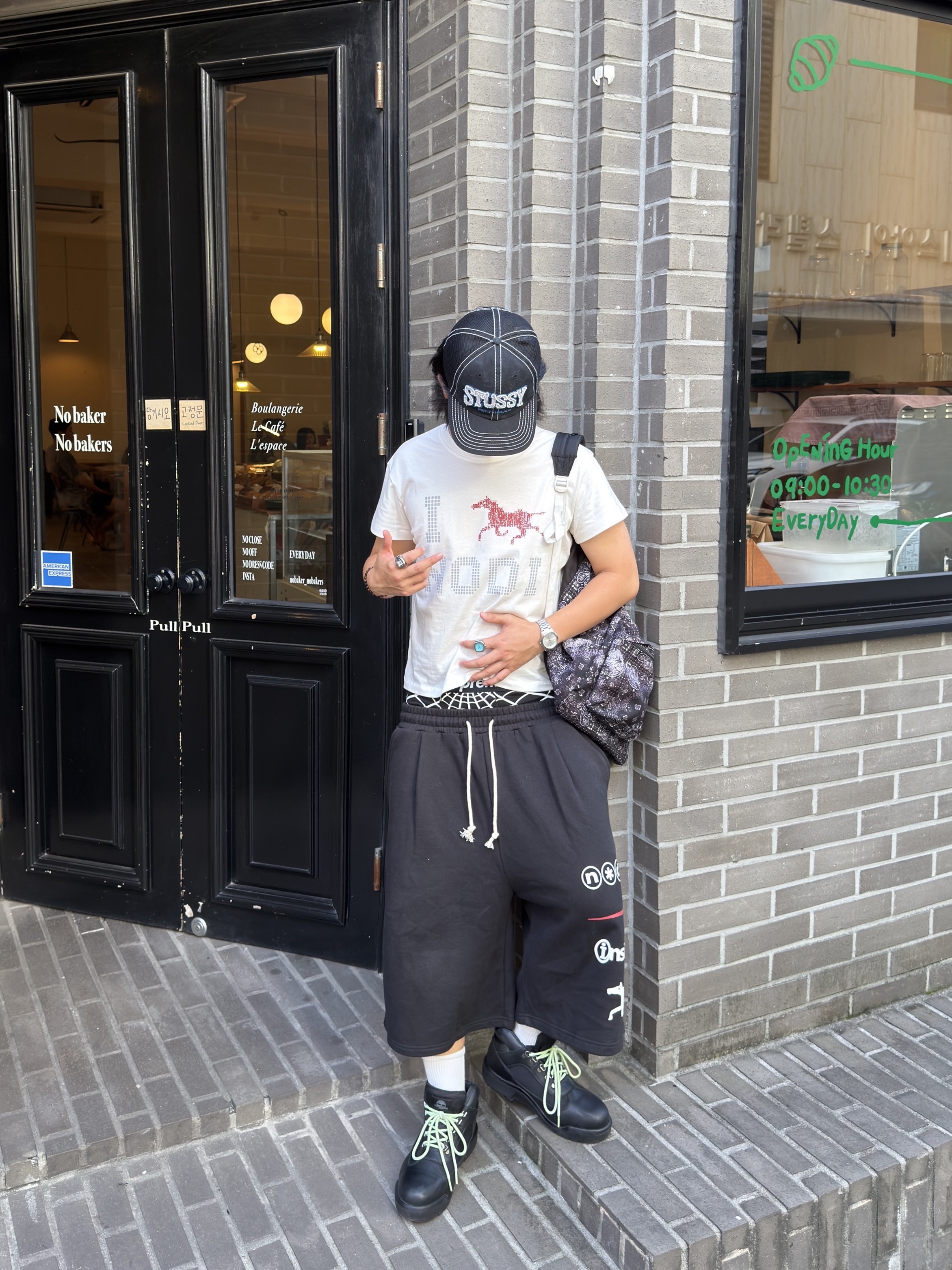 Stussy Mid-Depth Burly Threads Trucker Black 착용 스타일 - 2