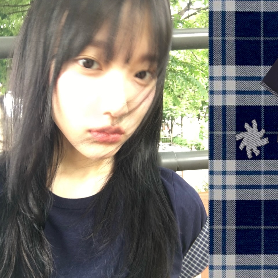 SLOW RECORD HOUSE Layered Check Roll-Up T-Shirt Navy 착용 스타일 - 2