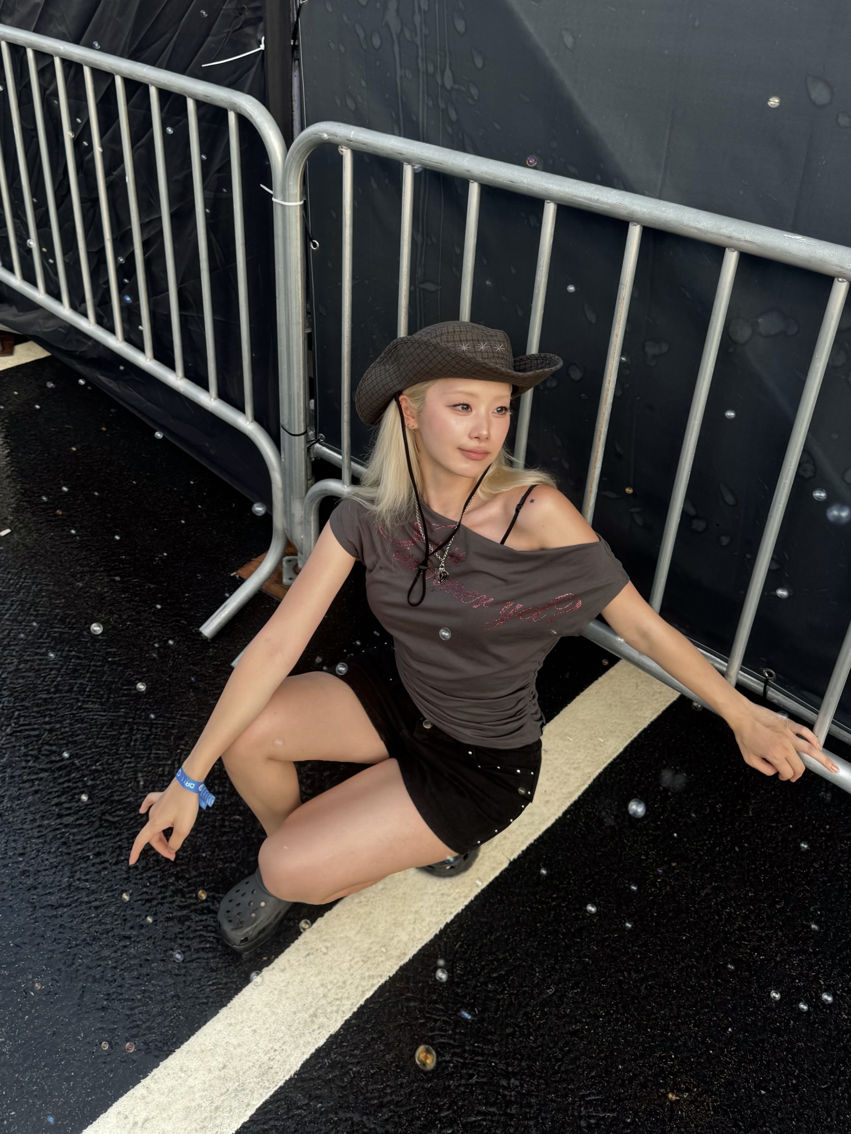 [더블적립] sunlovetour Check Pioneer Bucket Hat Brown, (W) Hysteric Glamour On Skull Pick Necklace Silver 착용 스타일 - 2