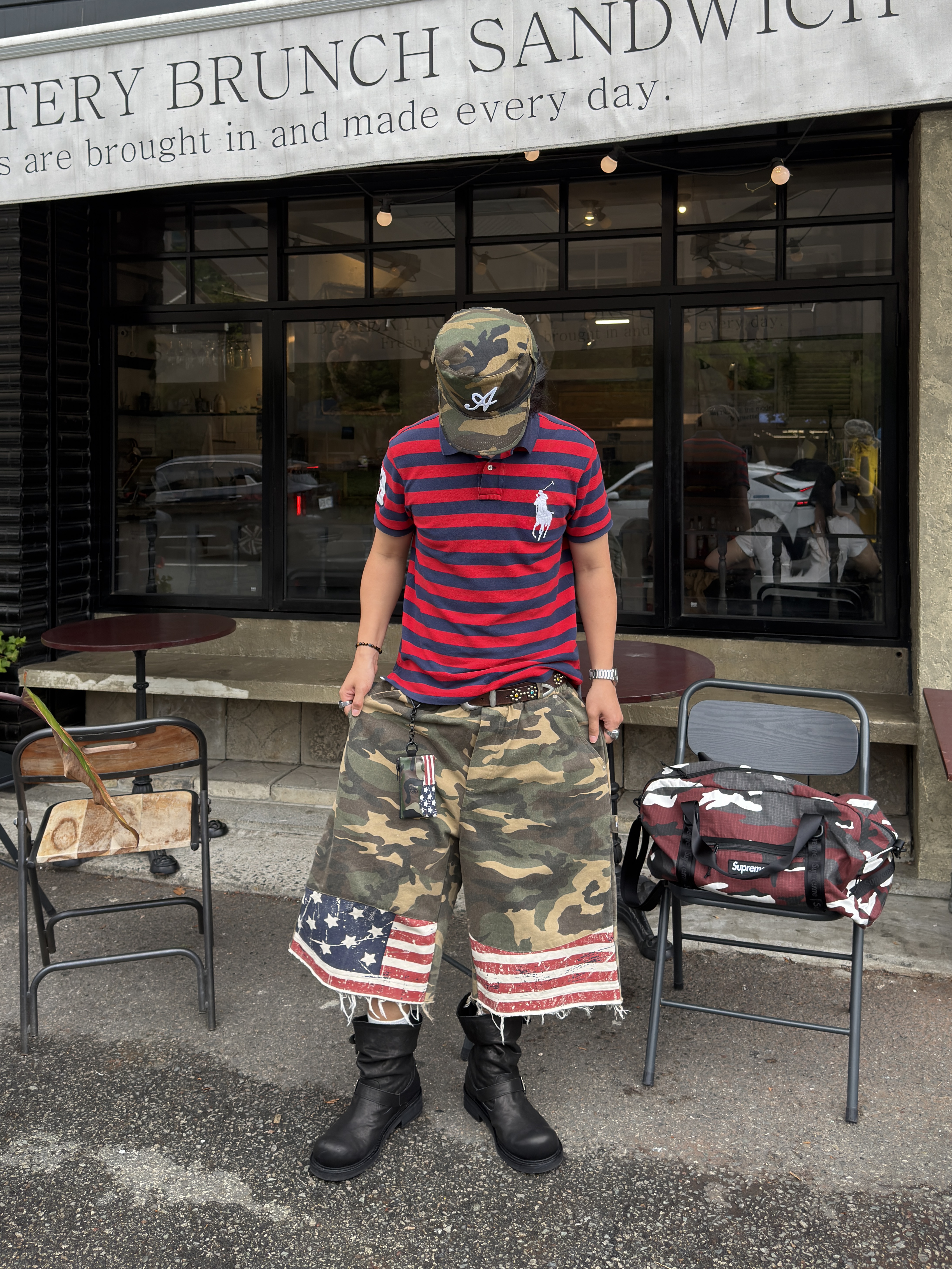 Supreme Duffle Bag Red Camo - 26SS 착용 스타일 - 3