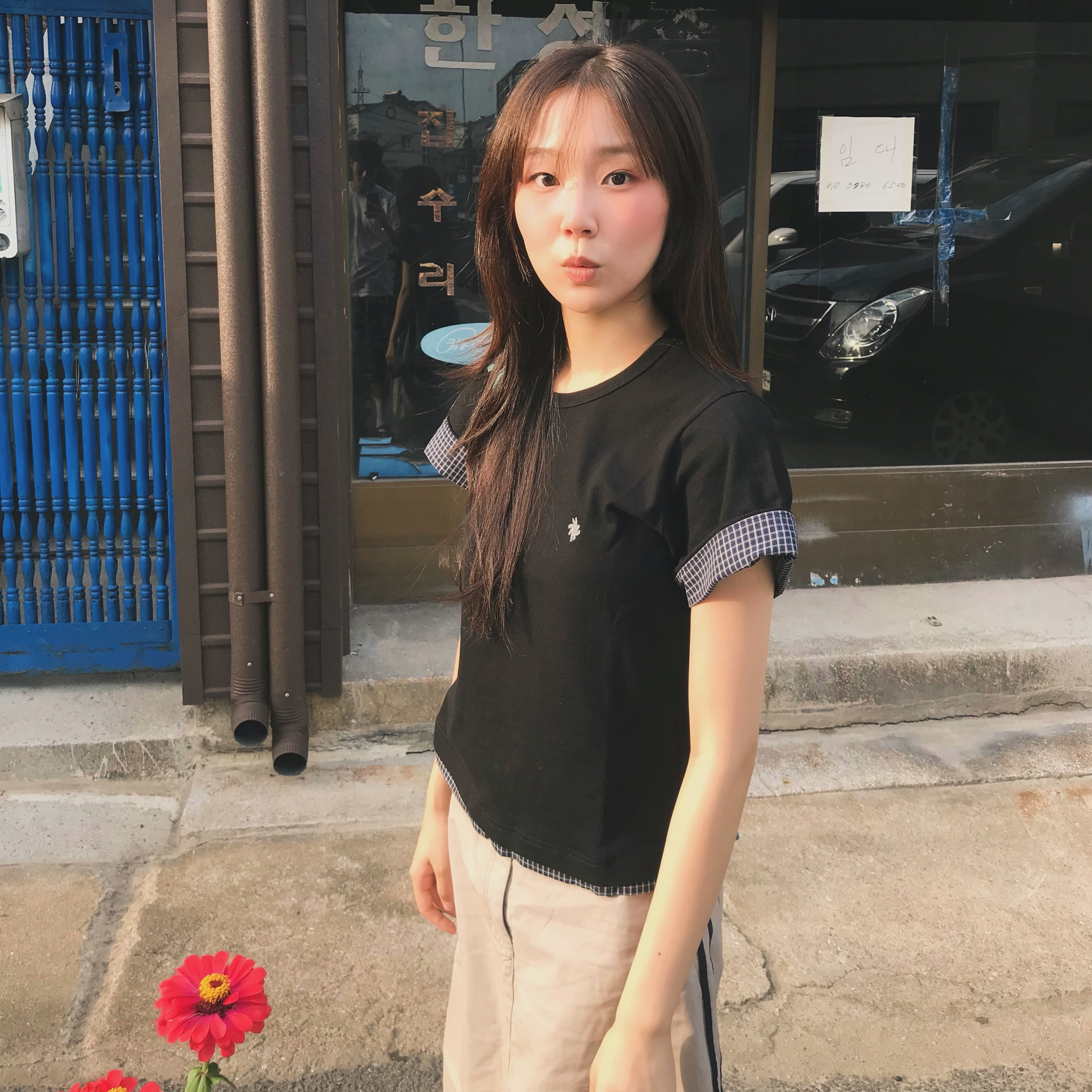 SLOW RECORD HOUSE Layered Check Roll-Up T-Shirt Black 착용 스타일 - 2