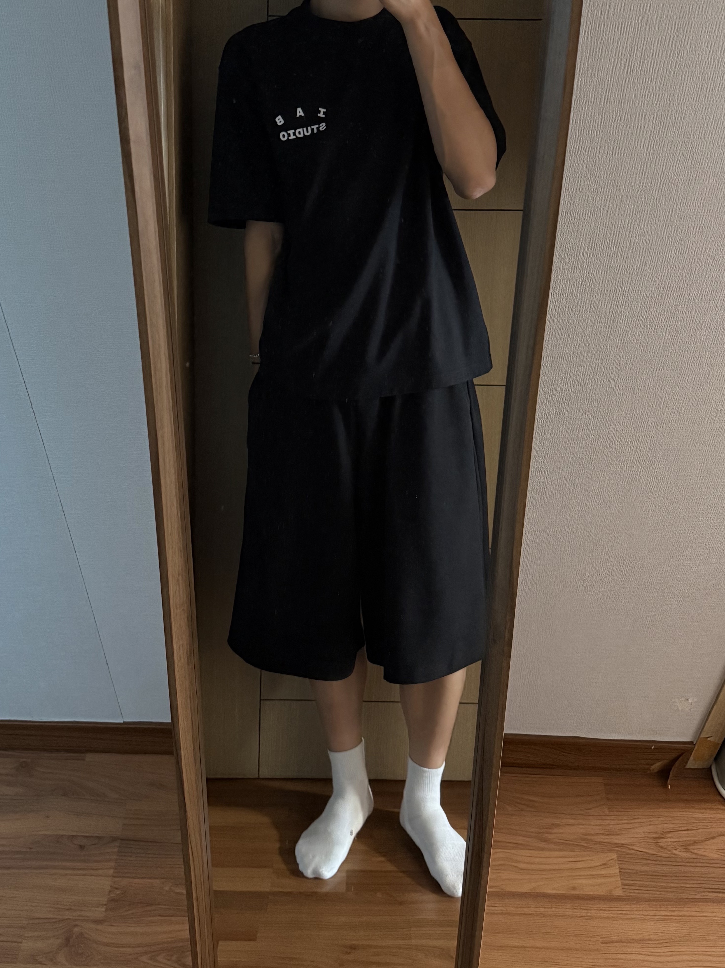 IAB Studio IAB Pocket T-shirt Black 착용 스타일