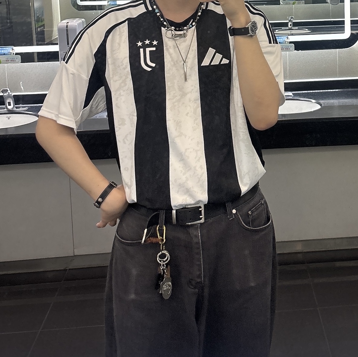 Adidas Juventus 2024/25 Home Jersey White Black - KR Sizing (Non Marking Ver.) 착용 스타일