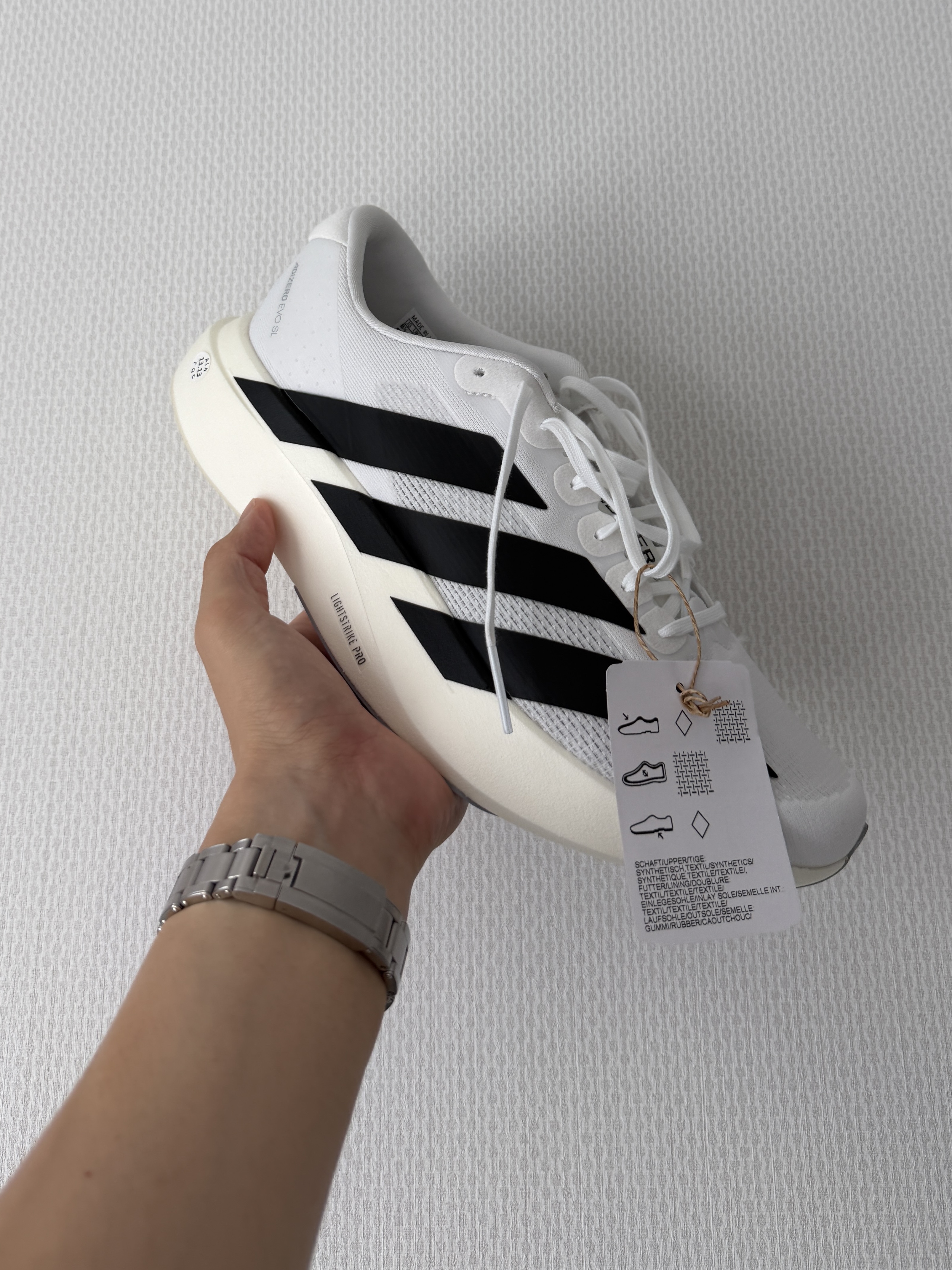 Adidas Adizero EVO SL Cloud White Core Black 착용 스타일