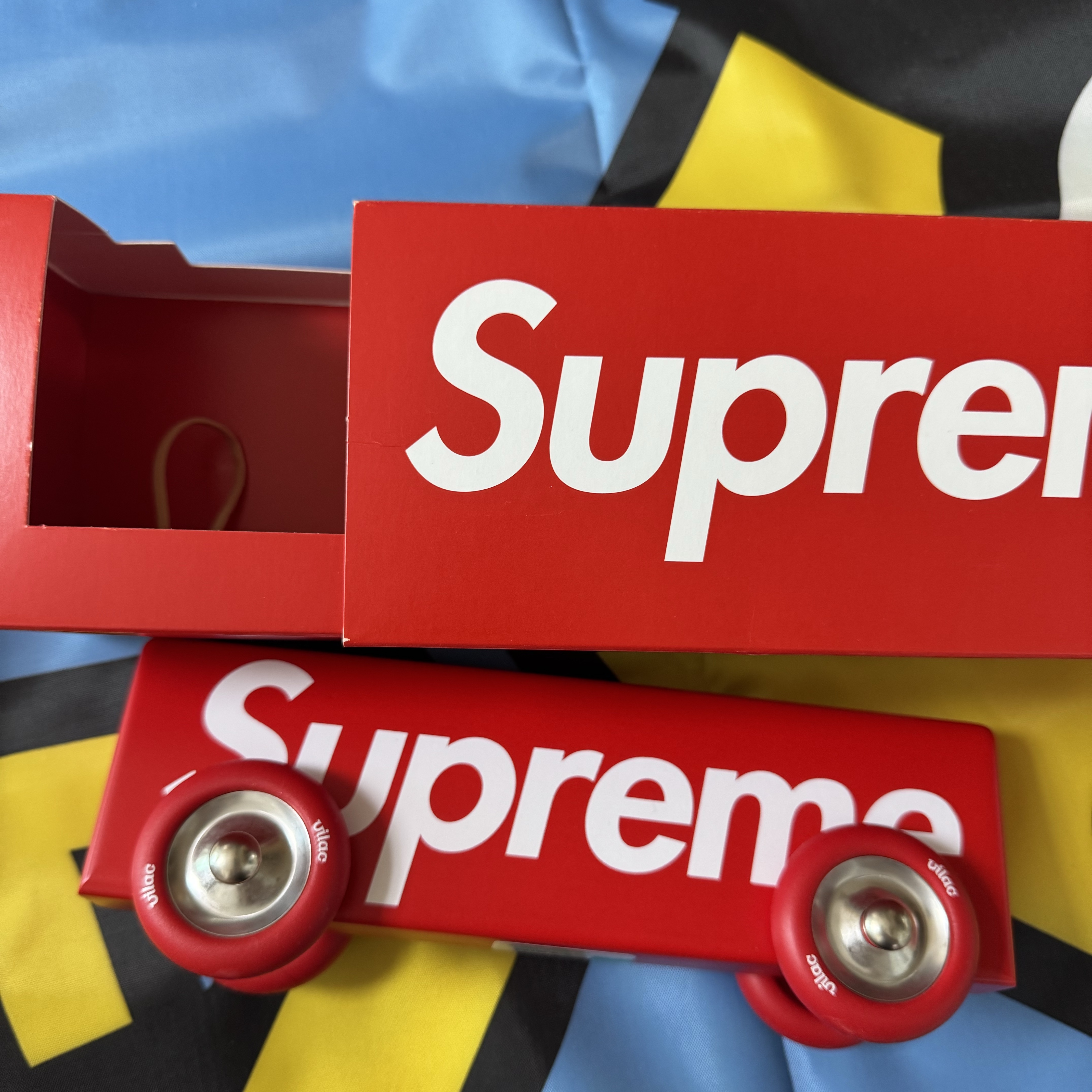 Supreme x Vilac Box Logo Car Red - 26SS 착용 스타일