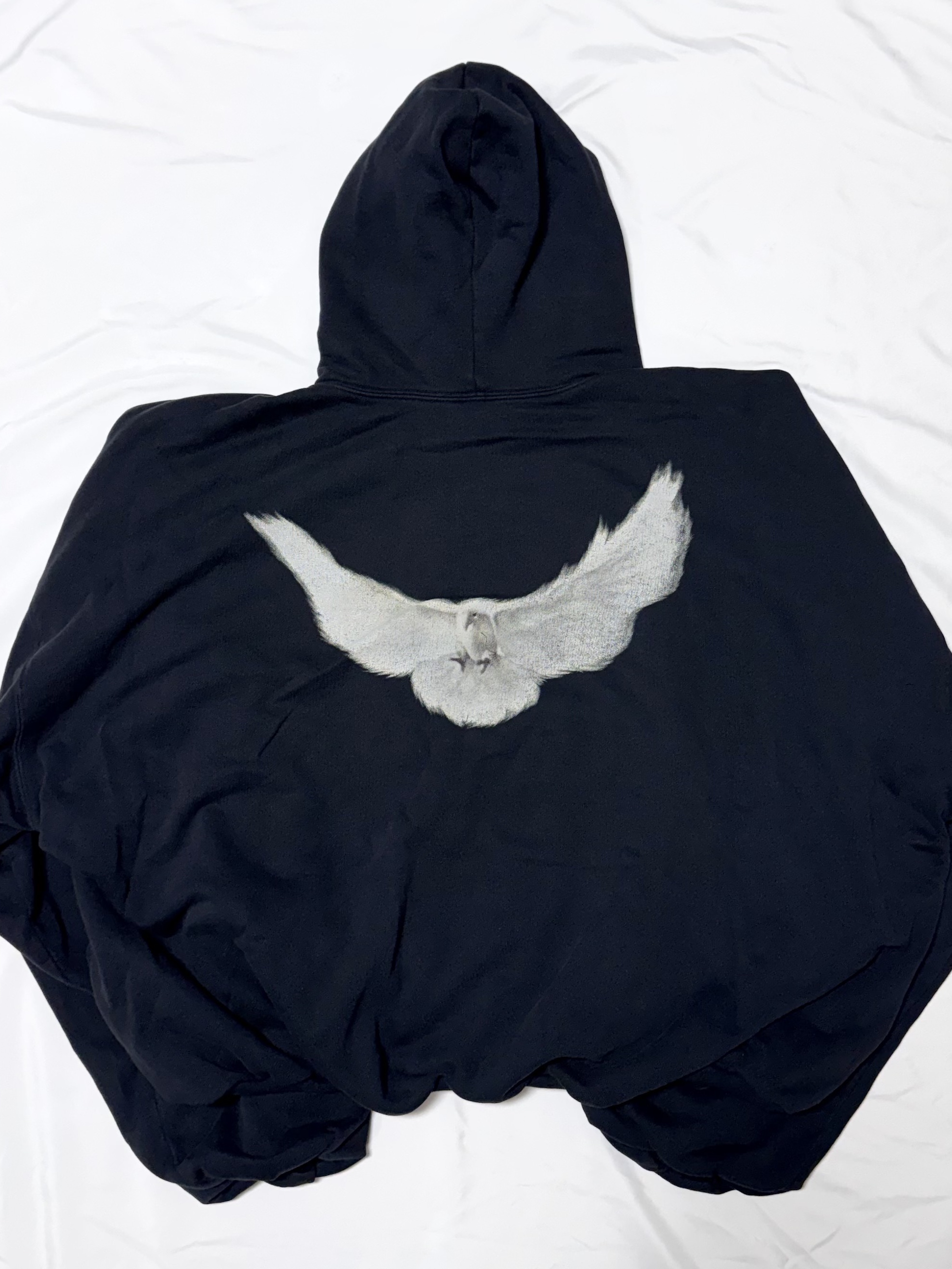 Yeezy Gap Engineered By Balenciaga Dove Hoodie Washed Black, Nike Korea 2026 Stadium Home Dri-Fit Soccer Replica Jersey Global Red Black (Non Marking Ver.) 착용 스타일 - 1