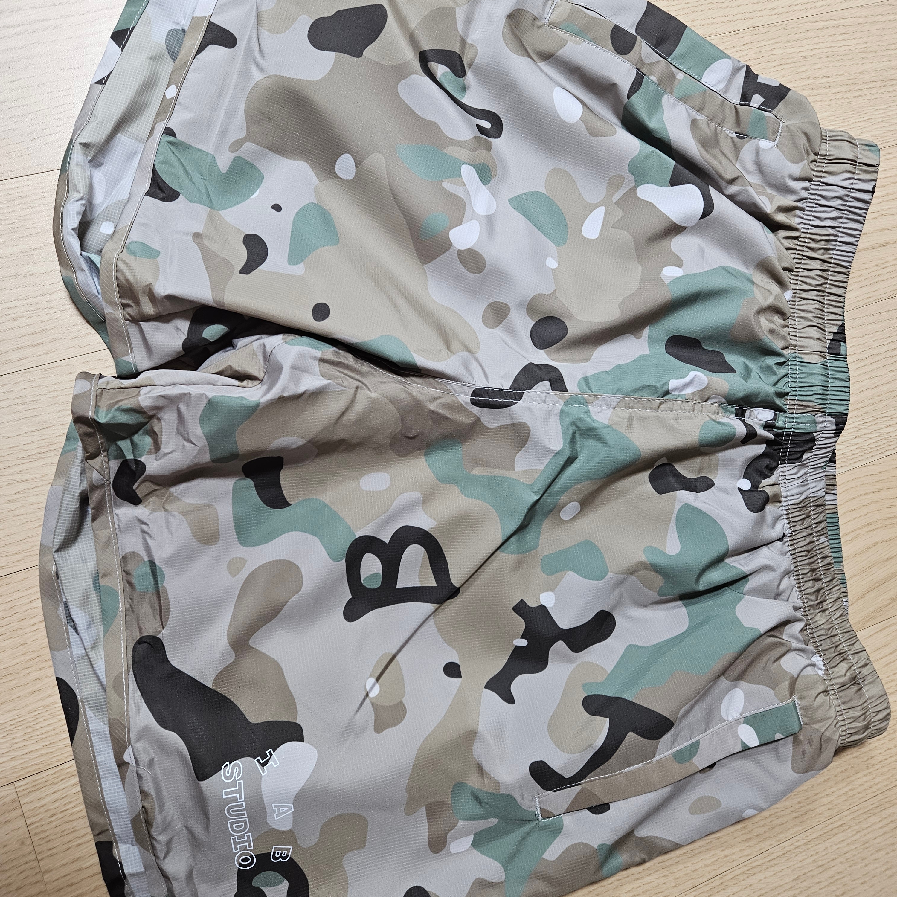 IAB Studio IAB Camo Shorts Camouflage 착용 스타일