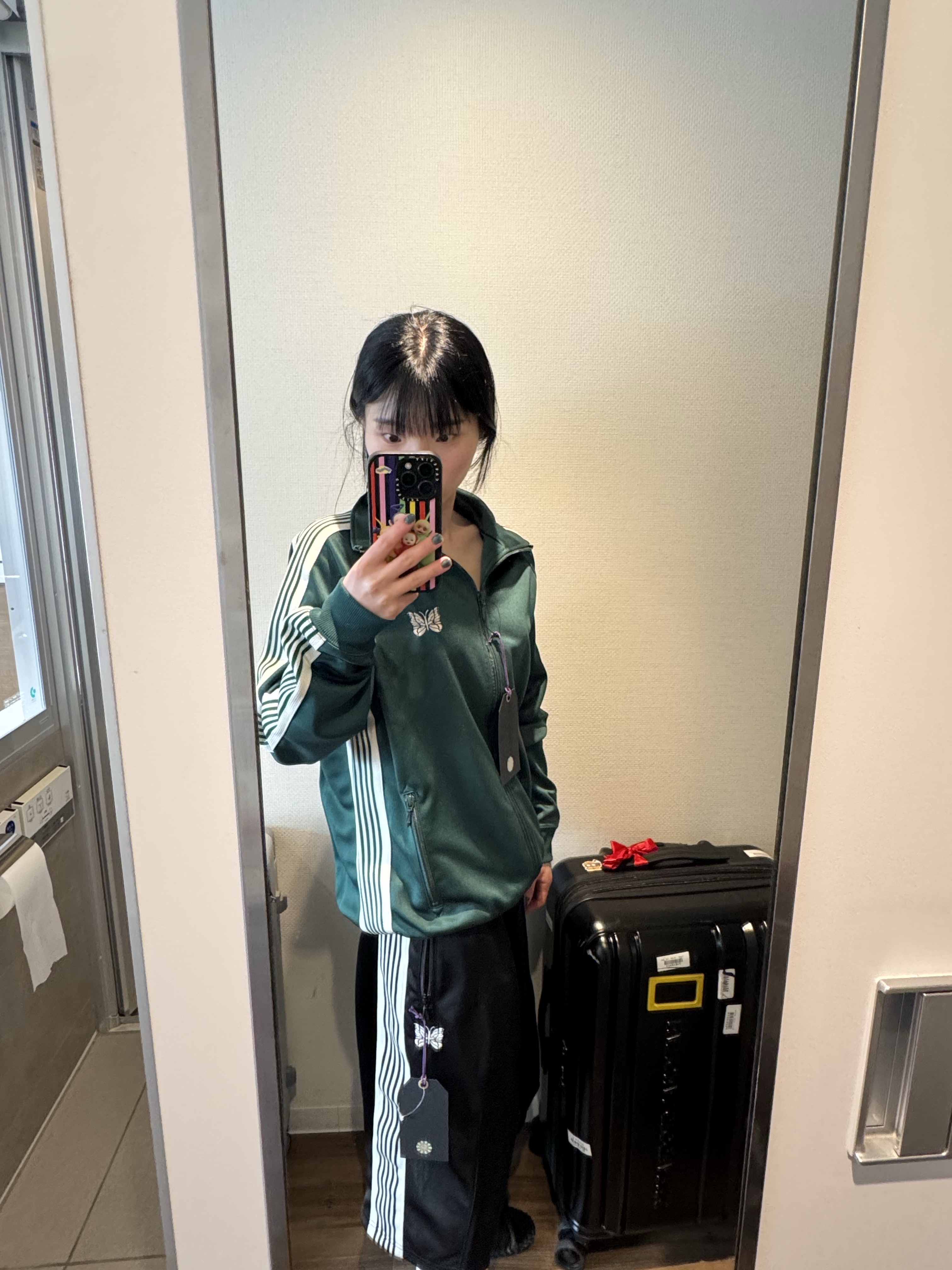 Needles x LHP H.D. Track Shorts Cotton Jersey Black - LHP Exclusive, Needles x LHP H.D. Track Pants Poly Smooth Green 착용 스타일 - 1