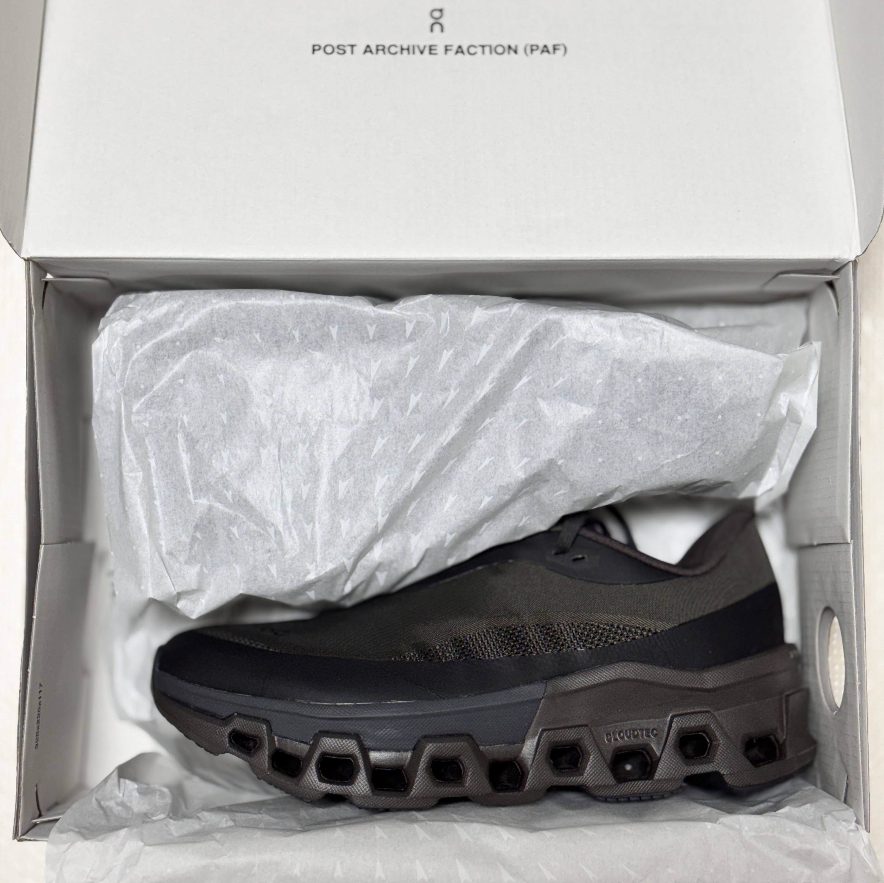 On Running x Post Archive Faction (Paf) Cloudmonster 2 Thorn Brown 착용 스타일