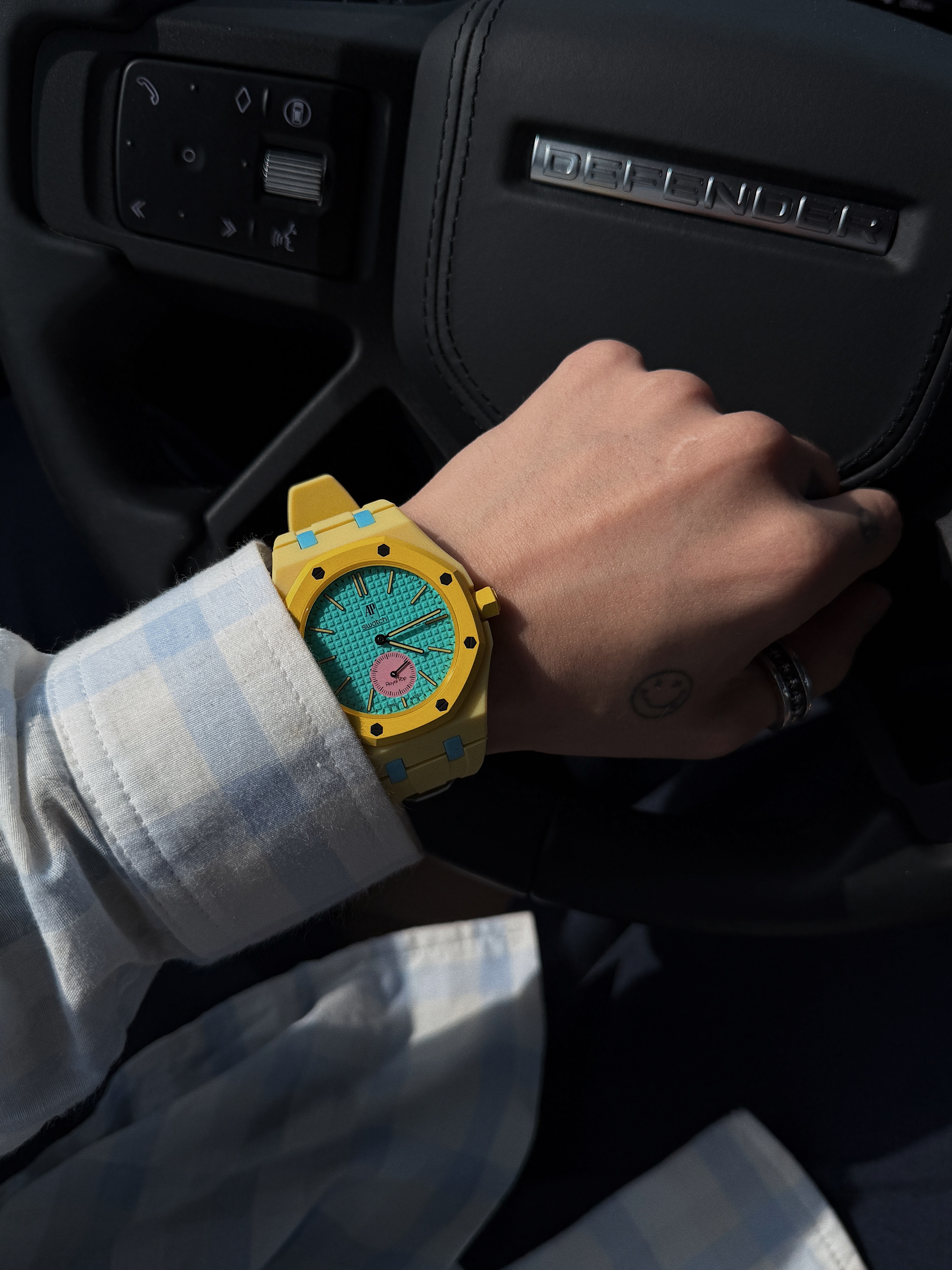 Swatch x Audemars Piguet Bioceramic Royal Pop Otg Roz 착용 스타일 - 1