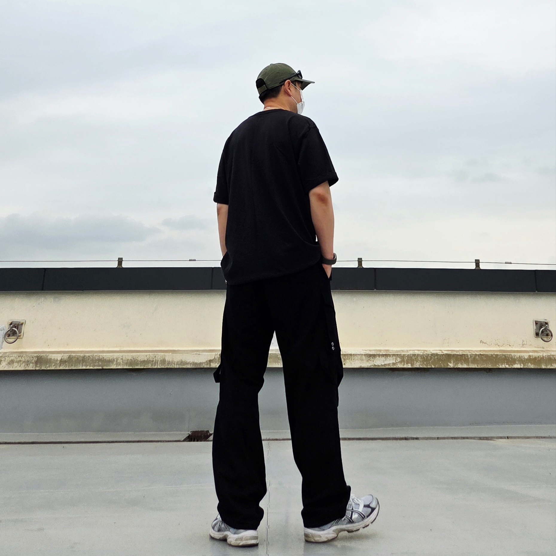 Carhartt Canvas Cap Army Green, Carhartt Loose Fit Heavyweight Regular Short Sleeve Pocket T-Shirt Black 착용 스타일 - 5