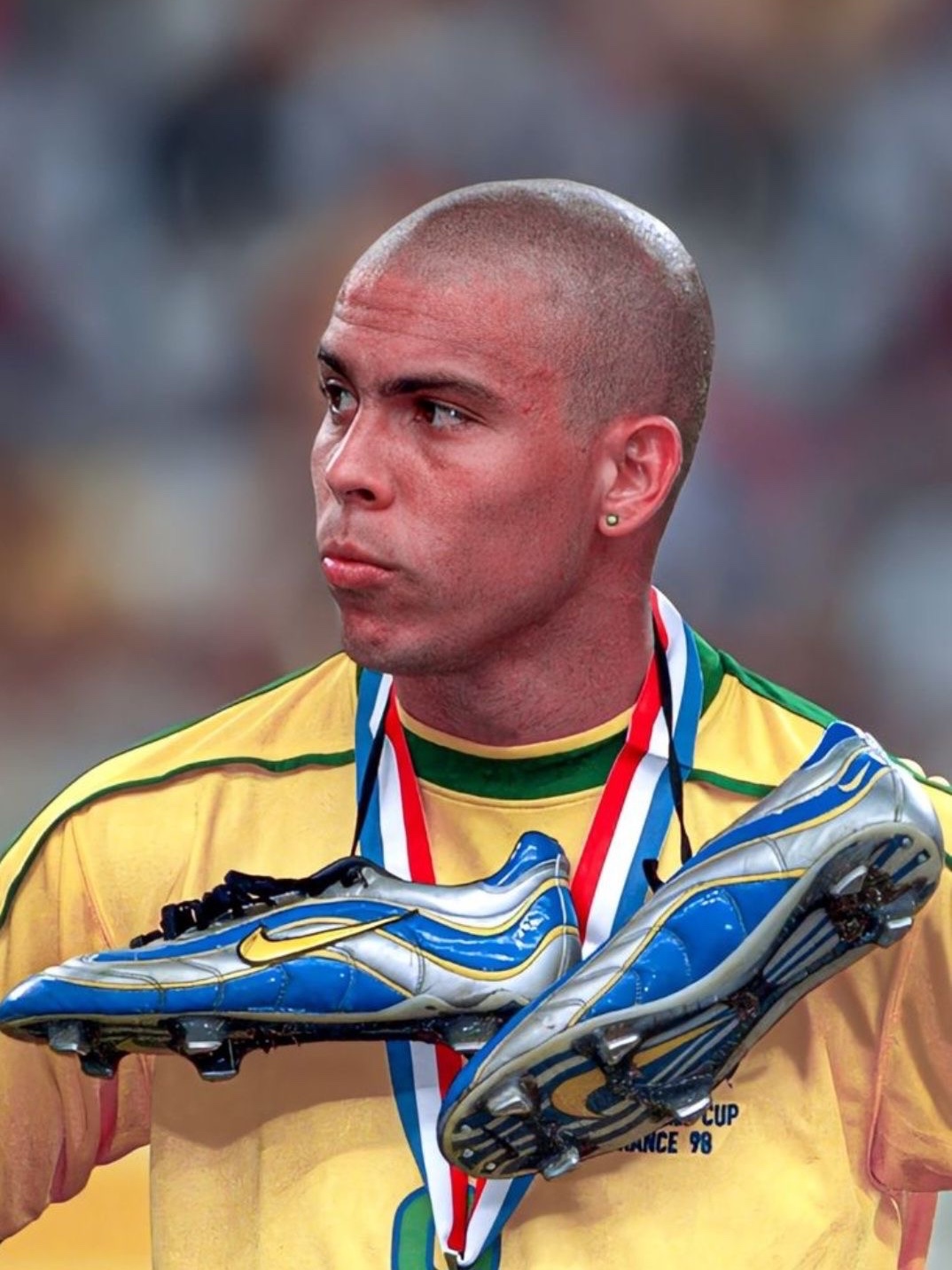 Nike Cryoshot Mercurial Vapor R9 OG Varsity Royal Varsity Maize, Nike Brazil 1998 Reissue Soccer Replica Jersey Varsity Maize Ronaldo (Marking Ver.) 착용 스타일 - 4